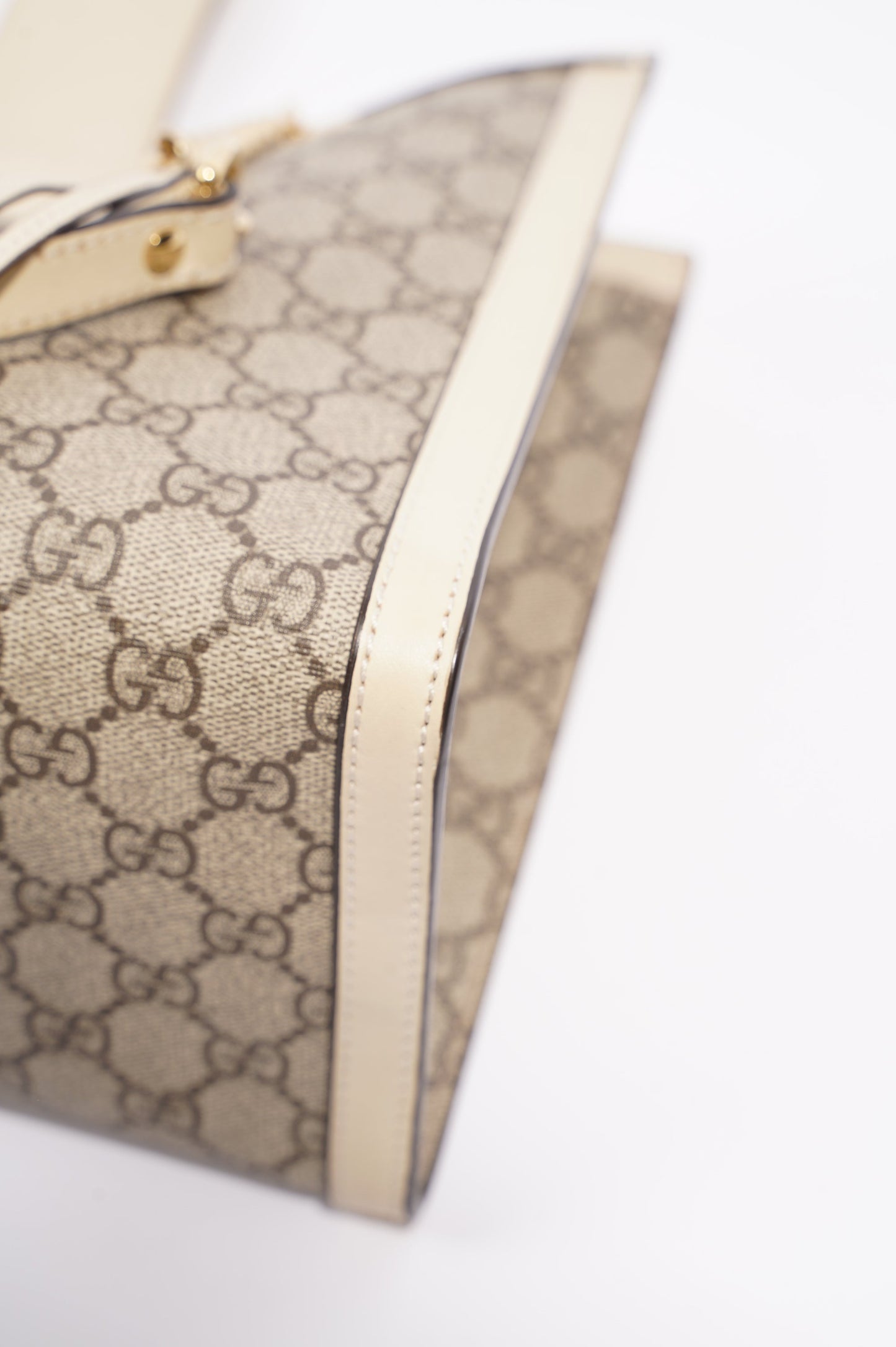 Gucci Womens Padlock Bag Supreme / White Medium
