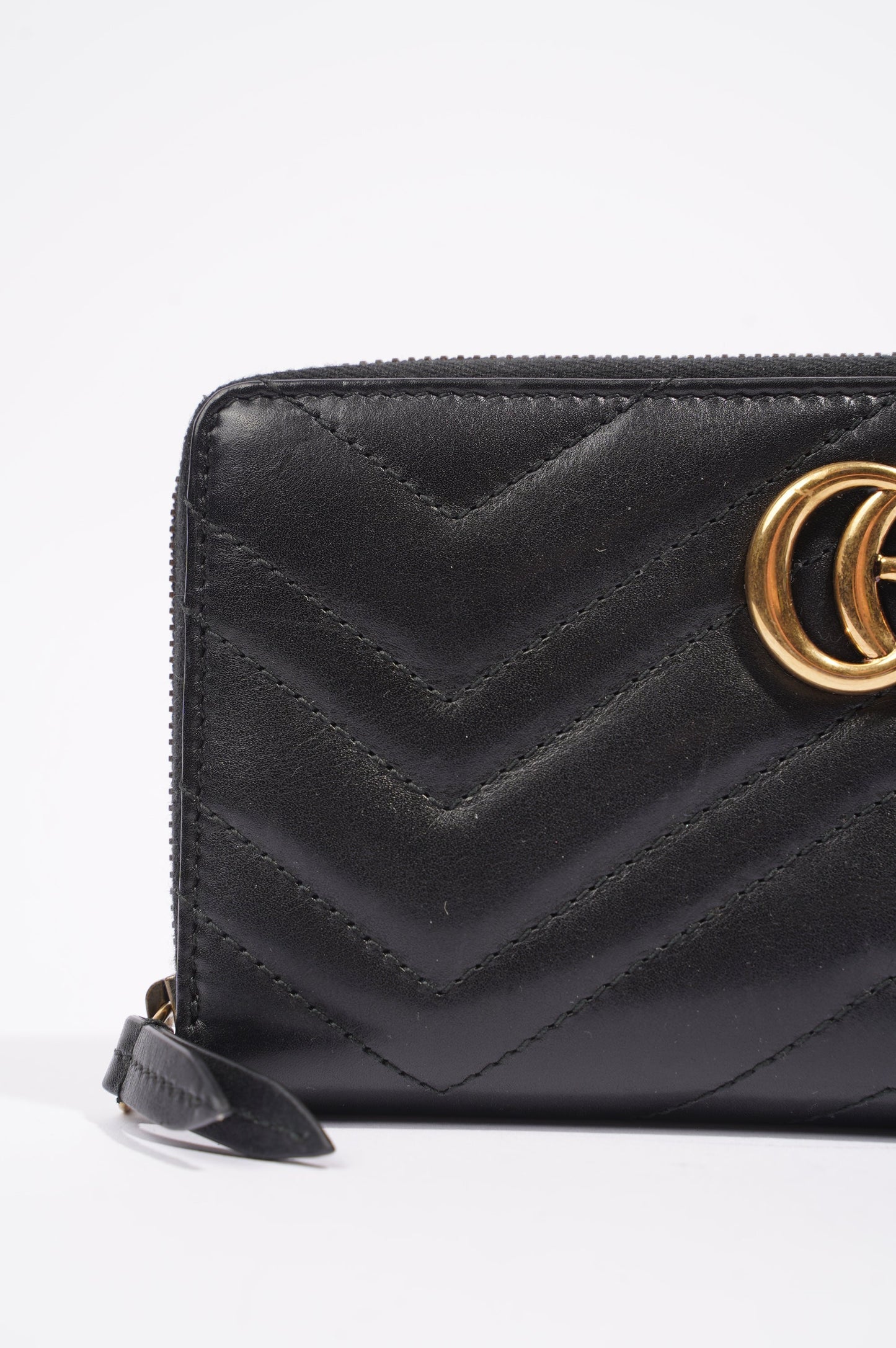 Gucci Womens Marmont Zip Around Wallet Black / Gold