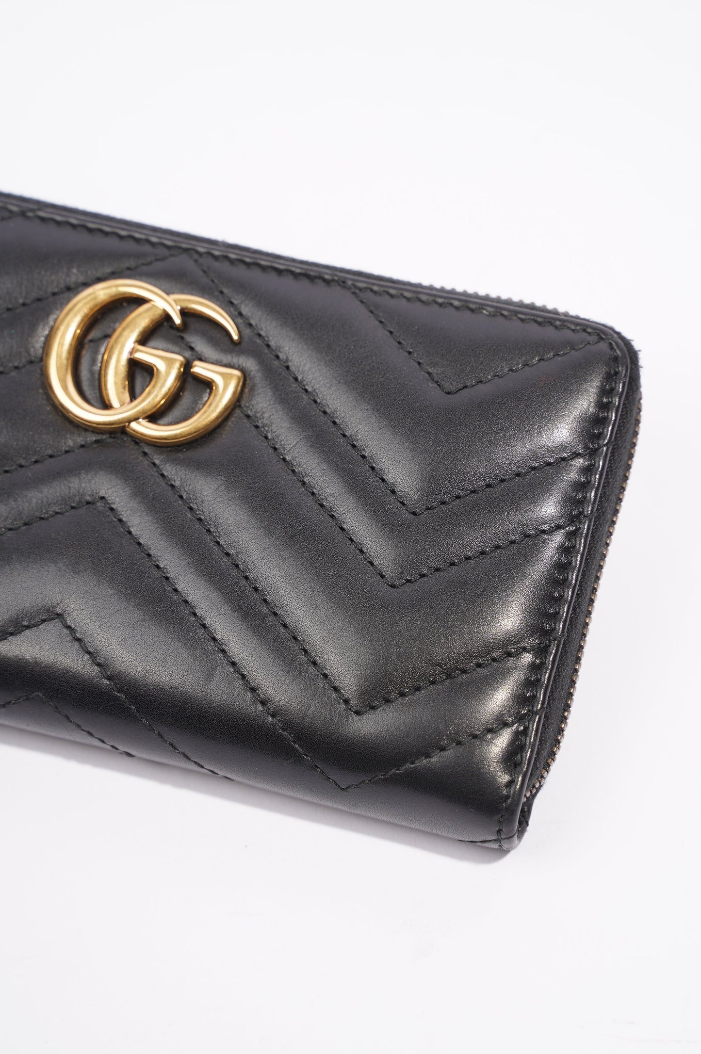 Gucci Womens Marmont Zip Around Wallet Black / Gold