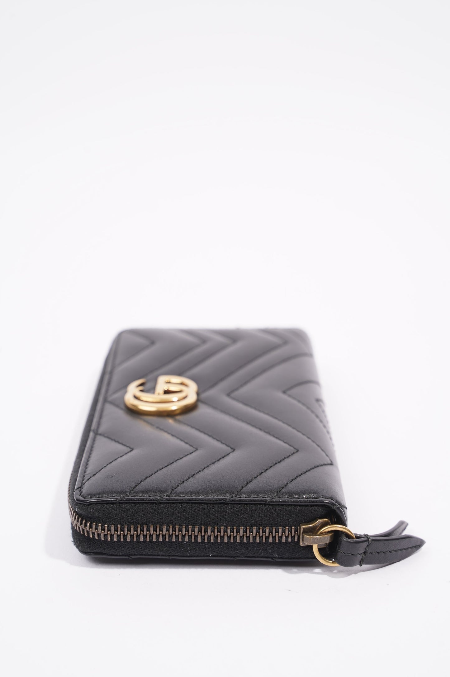 Gucci Womens Marmont Zip Around Wallet Black / Gold
