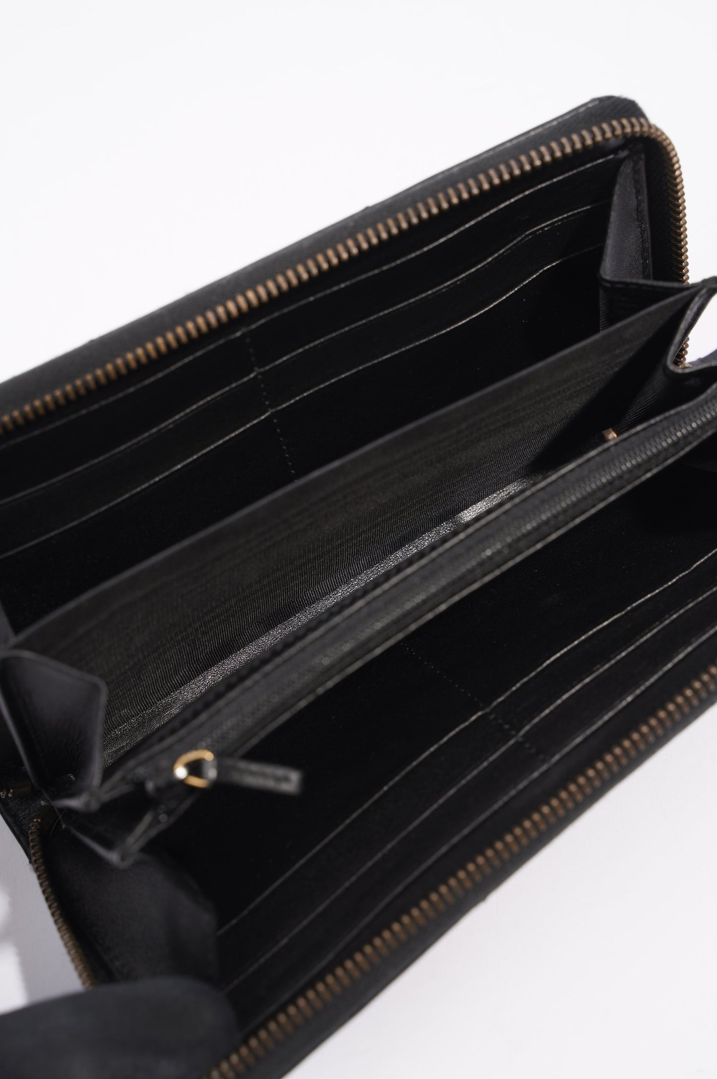 Gucci Womens Marmont Zip Around Wallet Black / Gold