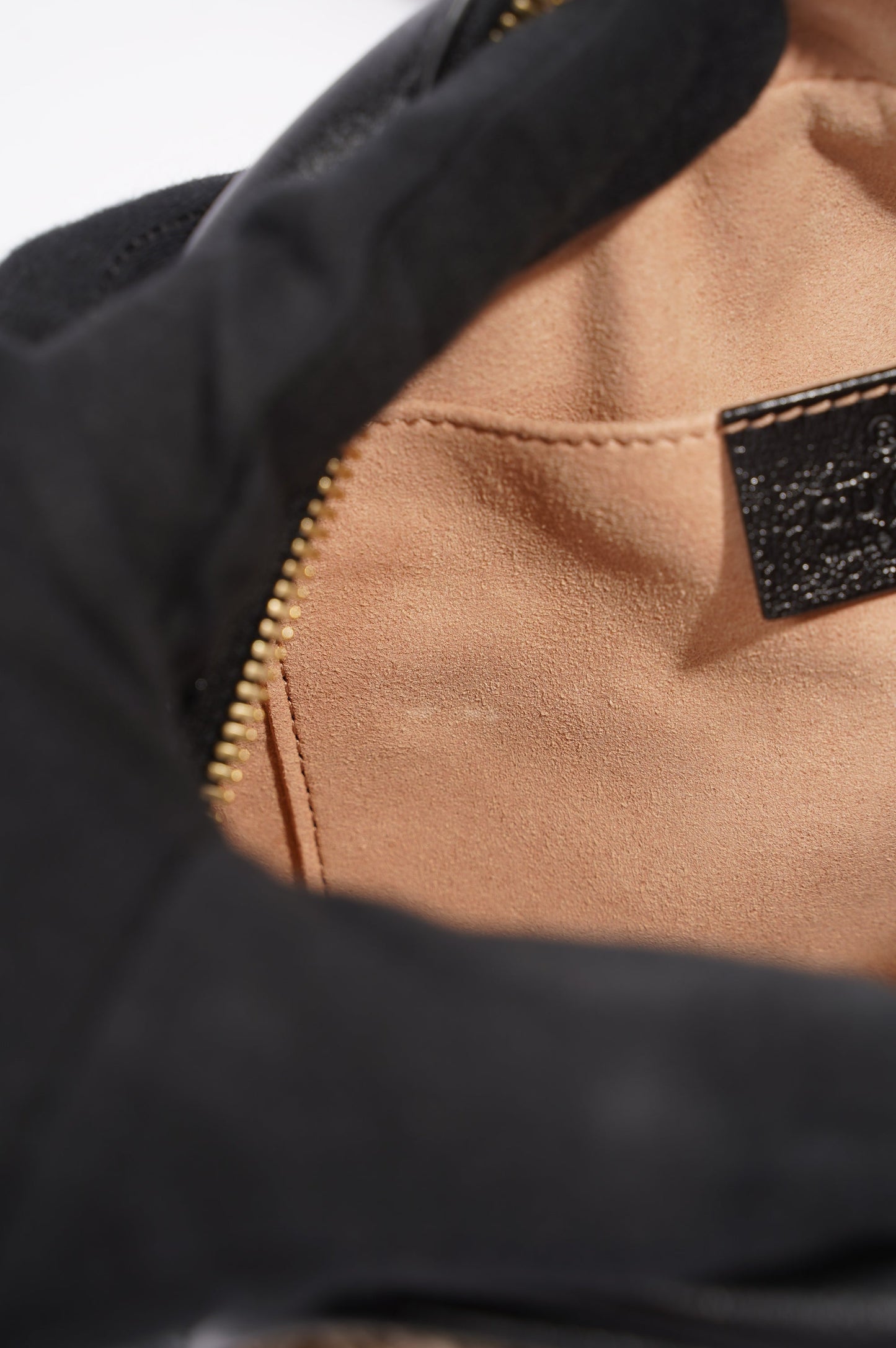 Gucci Womens Marmont Zip Supreme / Gold