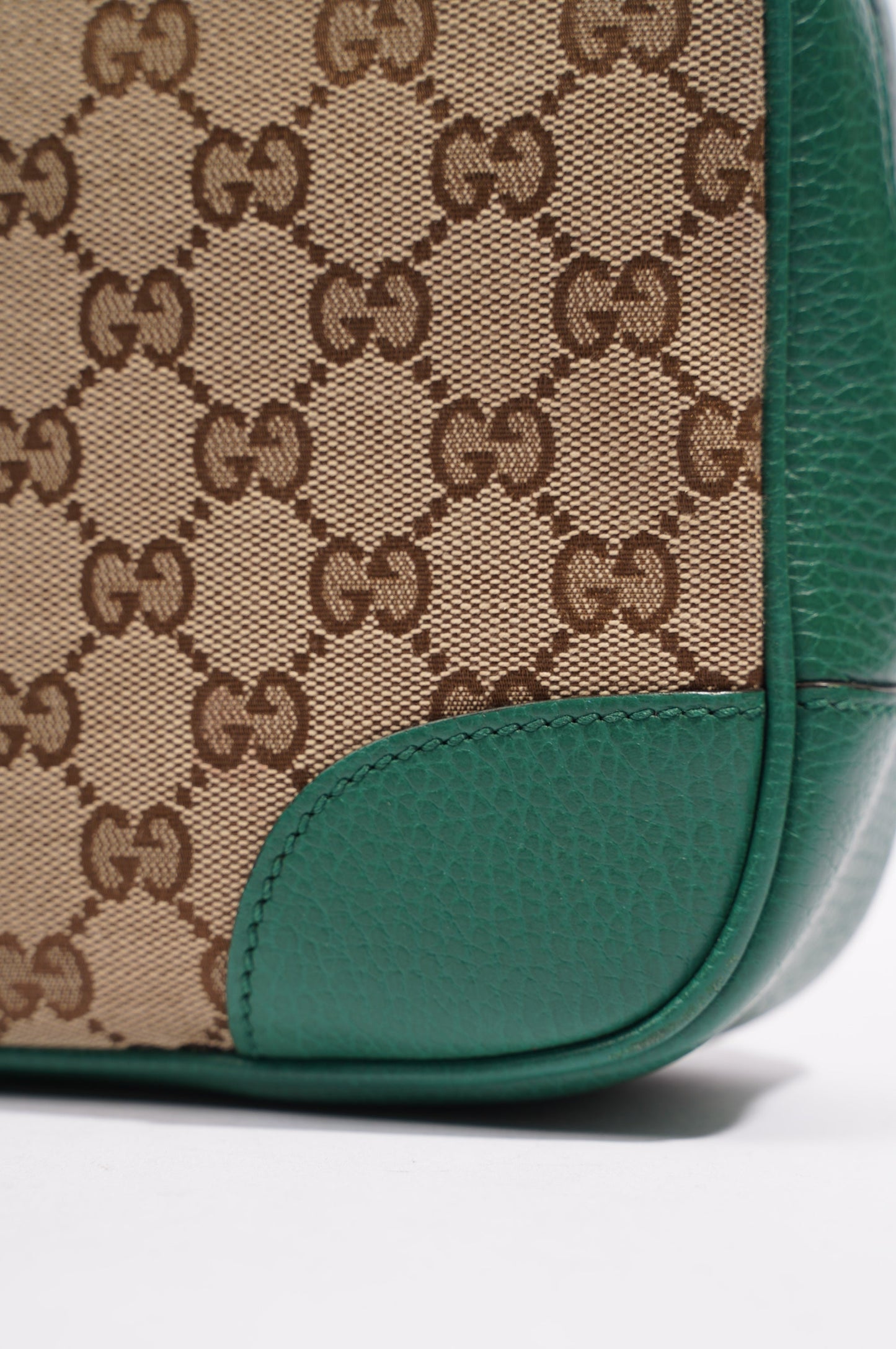 Gucci Womens Bree Crossbody Supreme / Green