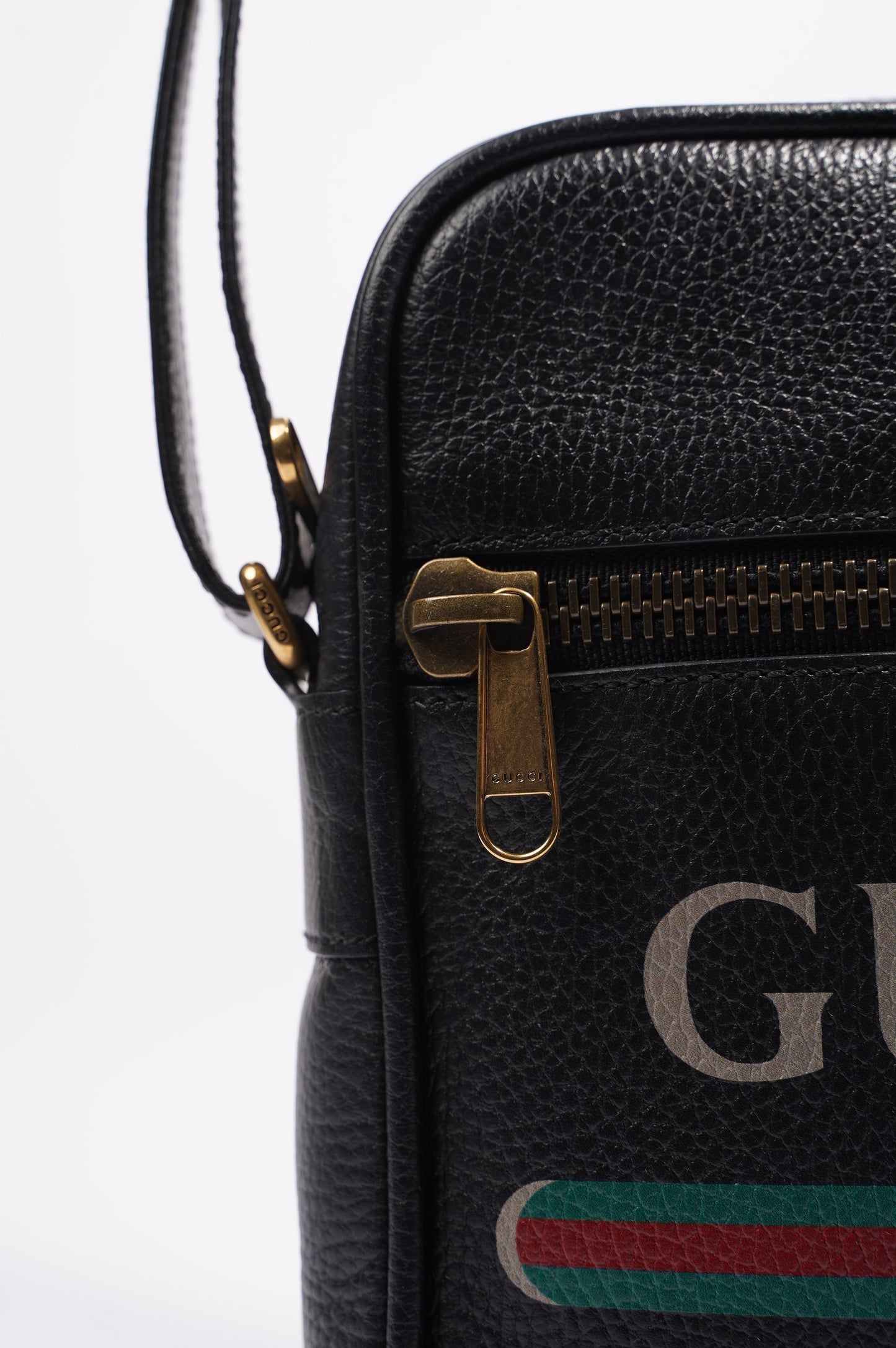 Gucci Mens Print Messenger Black Leather