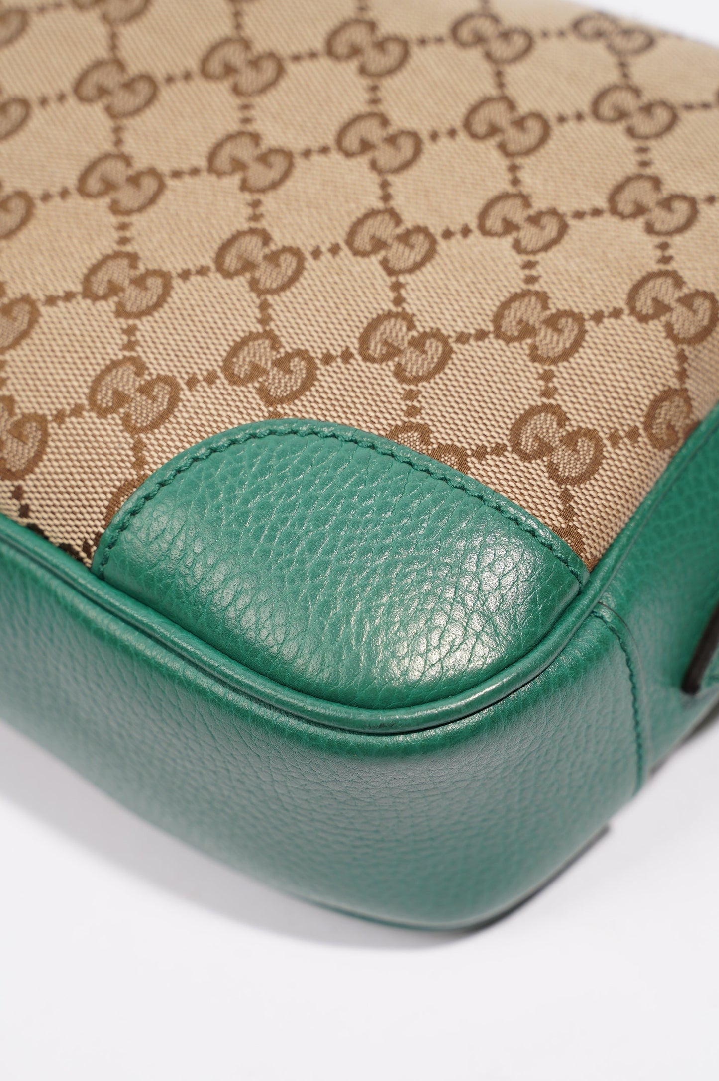Gucci Womens Bree Crossbody Supreme / Green