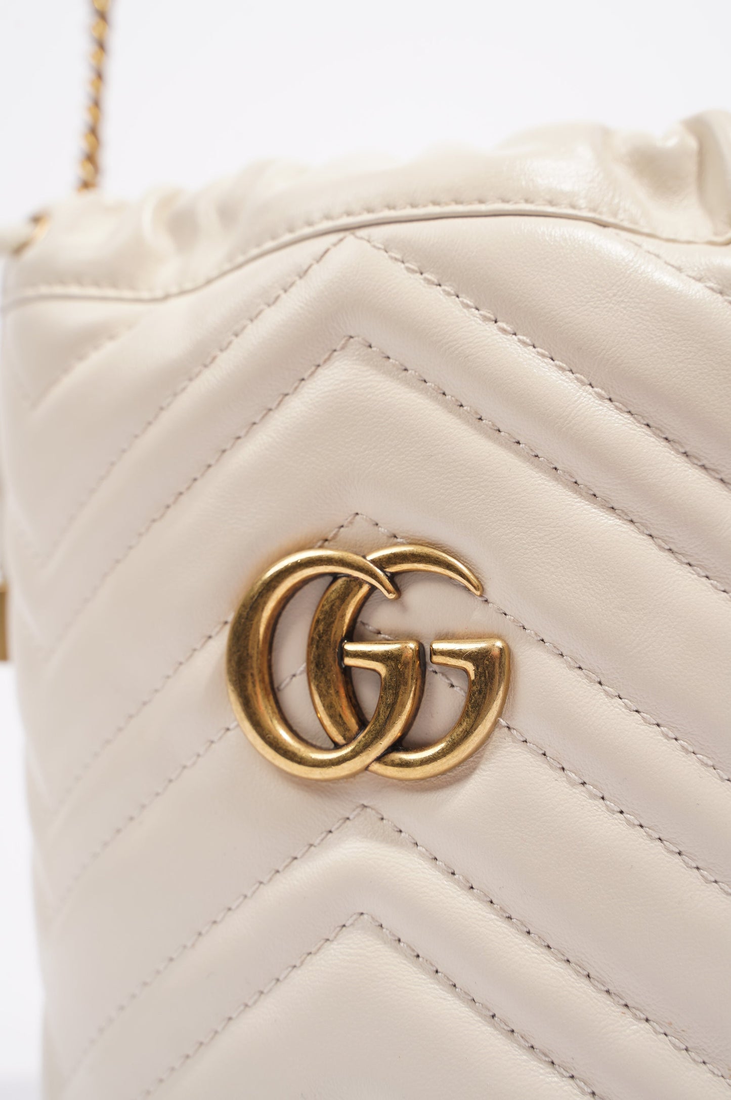 Gucci Womens Marmont Bucket Bag White / Gold