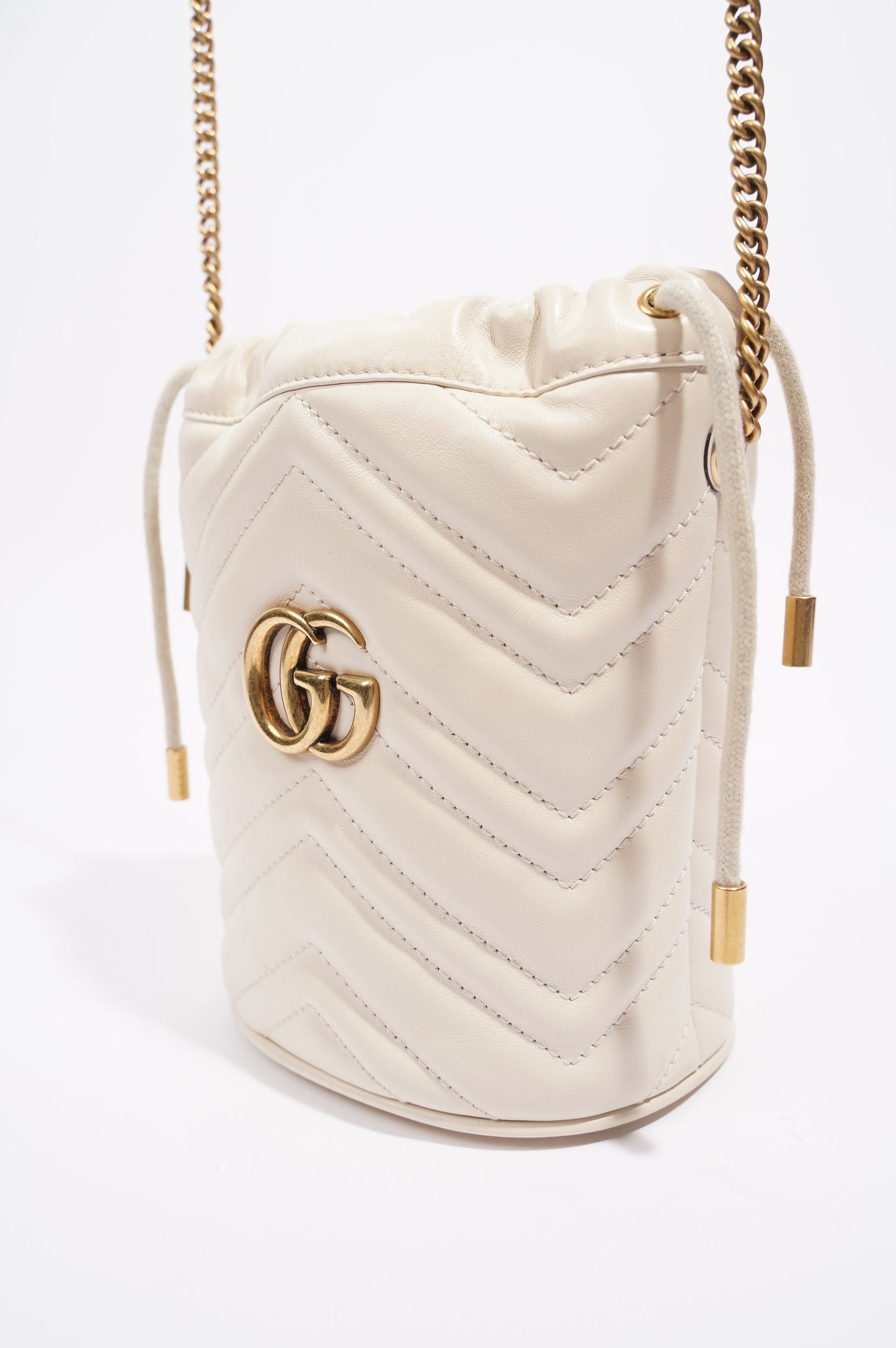 Gucci Womens Marmont Bucket Bag White / Gold
