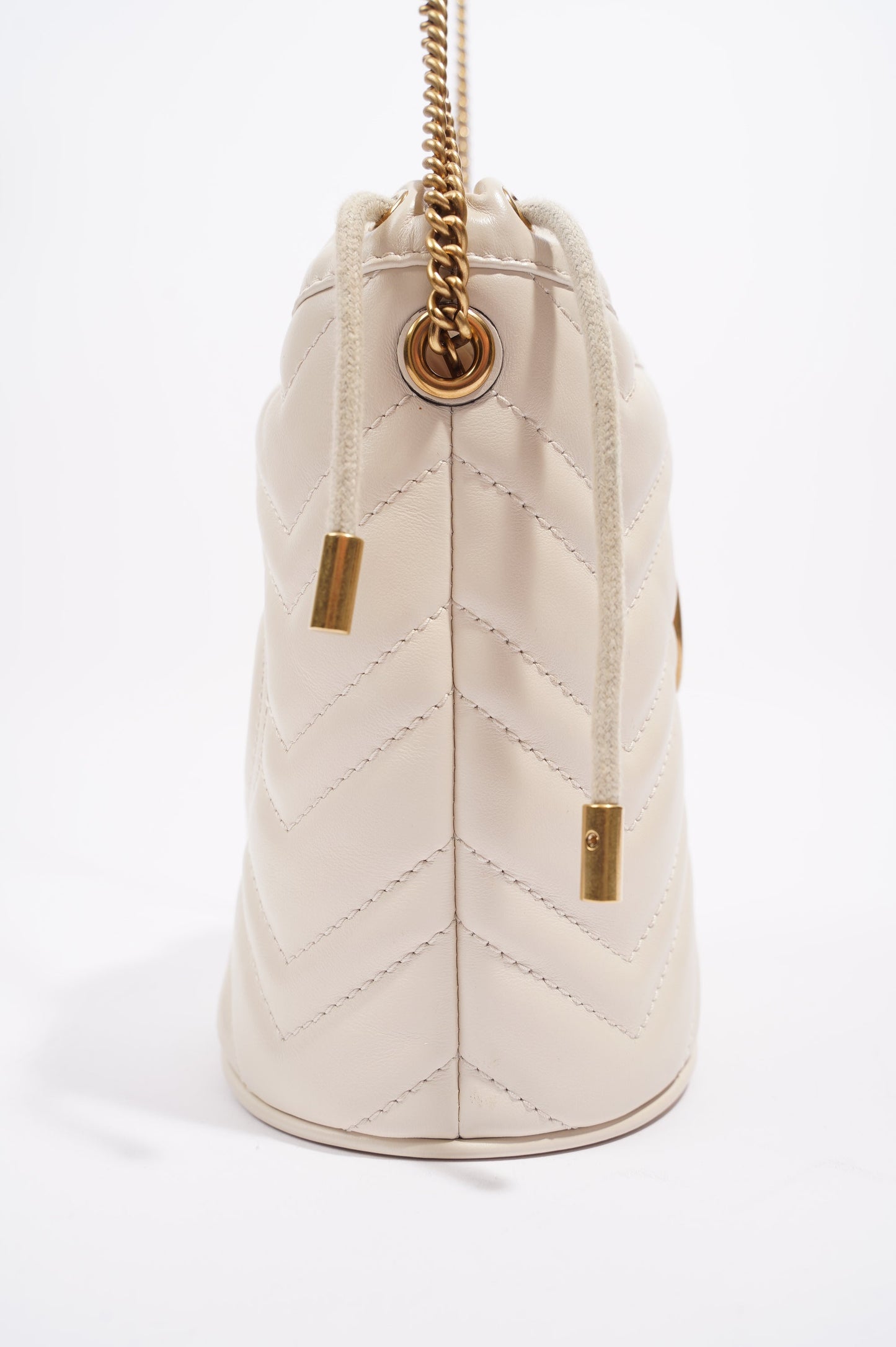 Gucci Womens Marmont Bucket Bag White / Gold