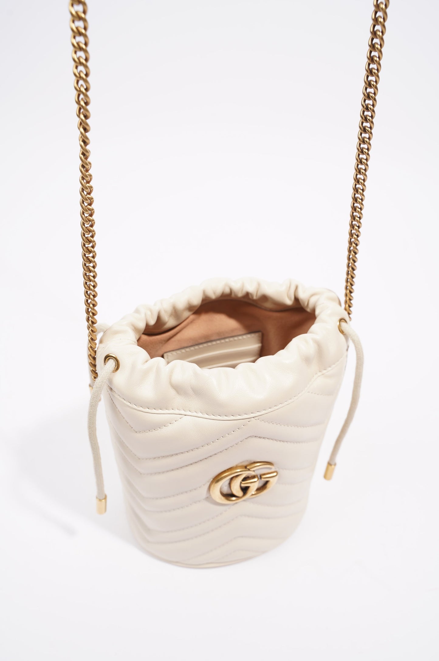 Gucci Womens Marmont Bucket Bag White / Gold