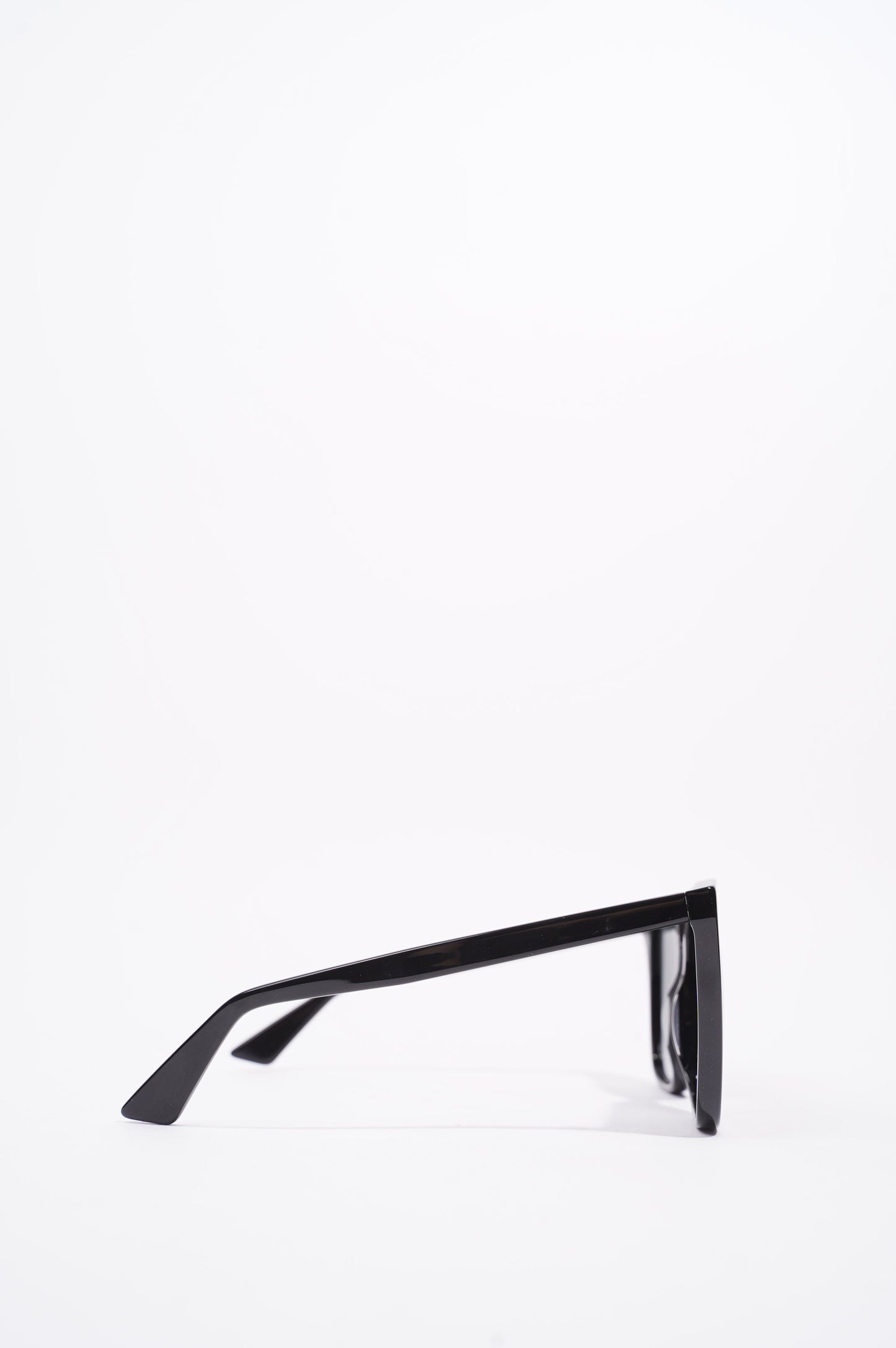 Gucci Womens GG0022S Sunglasses Black 140