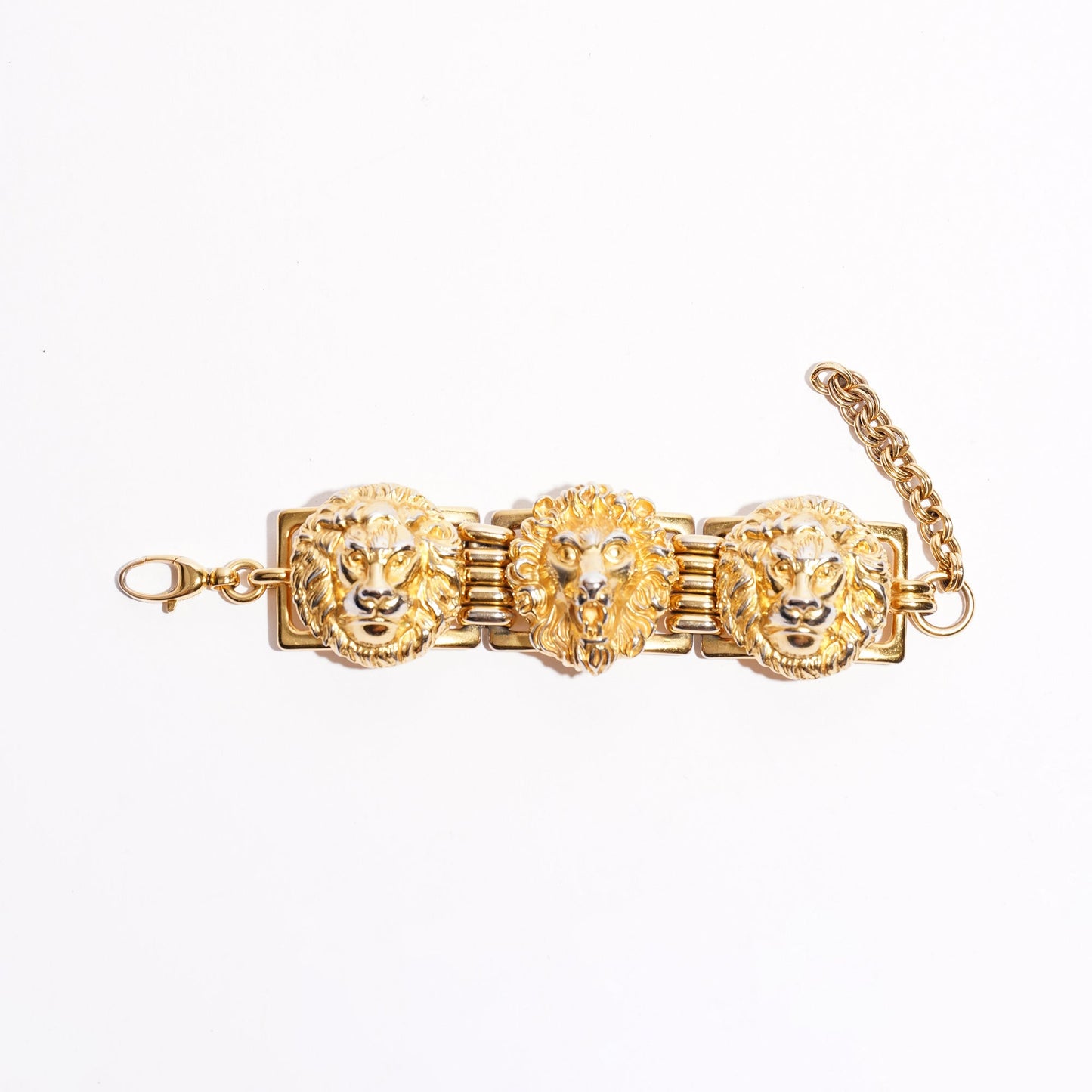 Gucci Lion Head Bracelet Gold