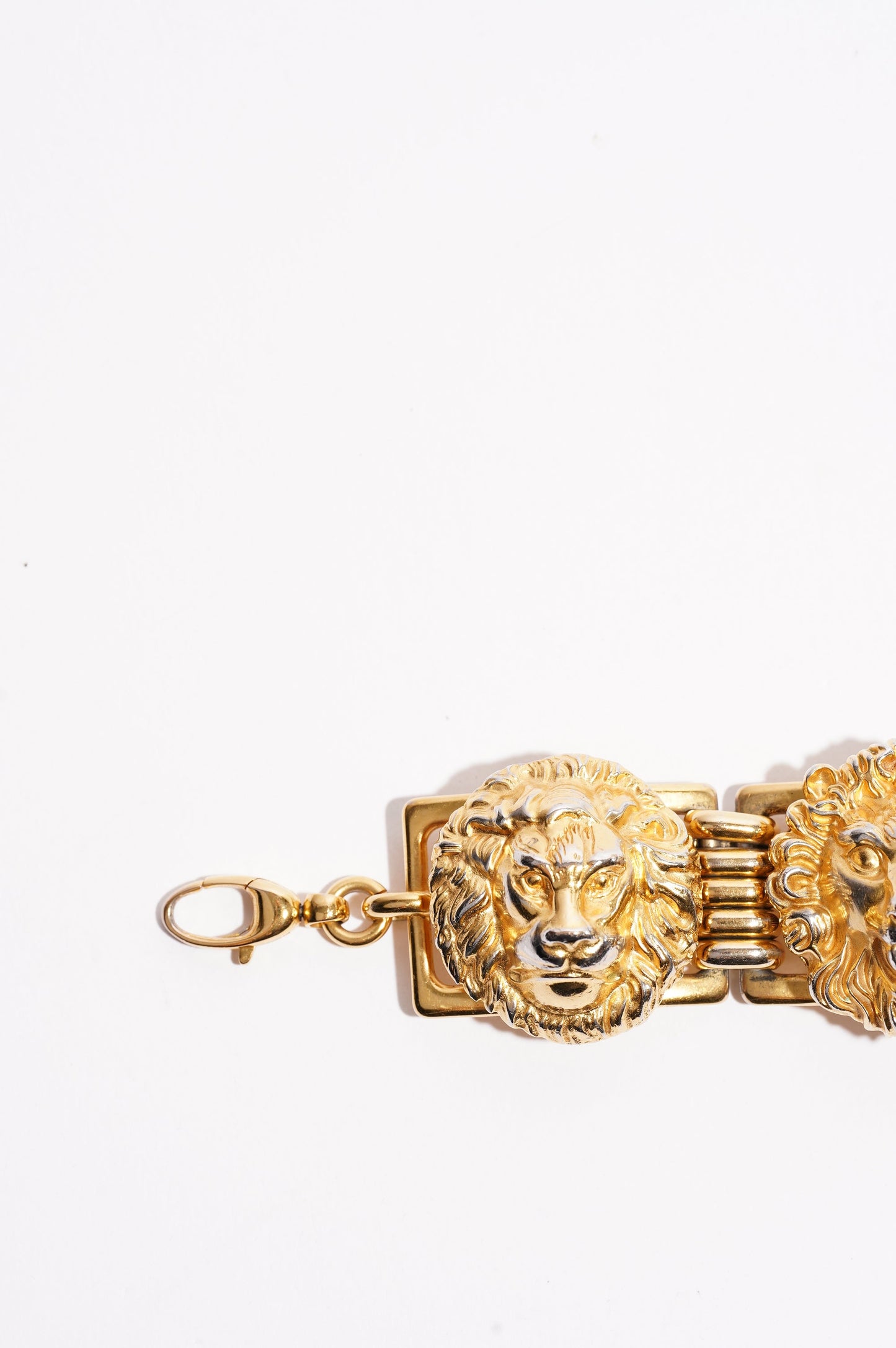 Gucci Lion Head Bracelet Gold