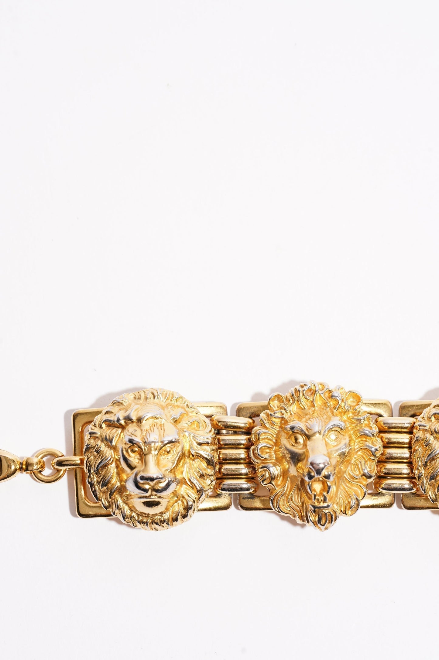 Gucci Lion Head Bracelet Gold