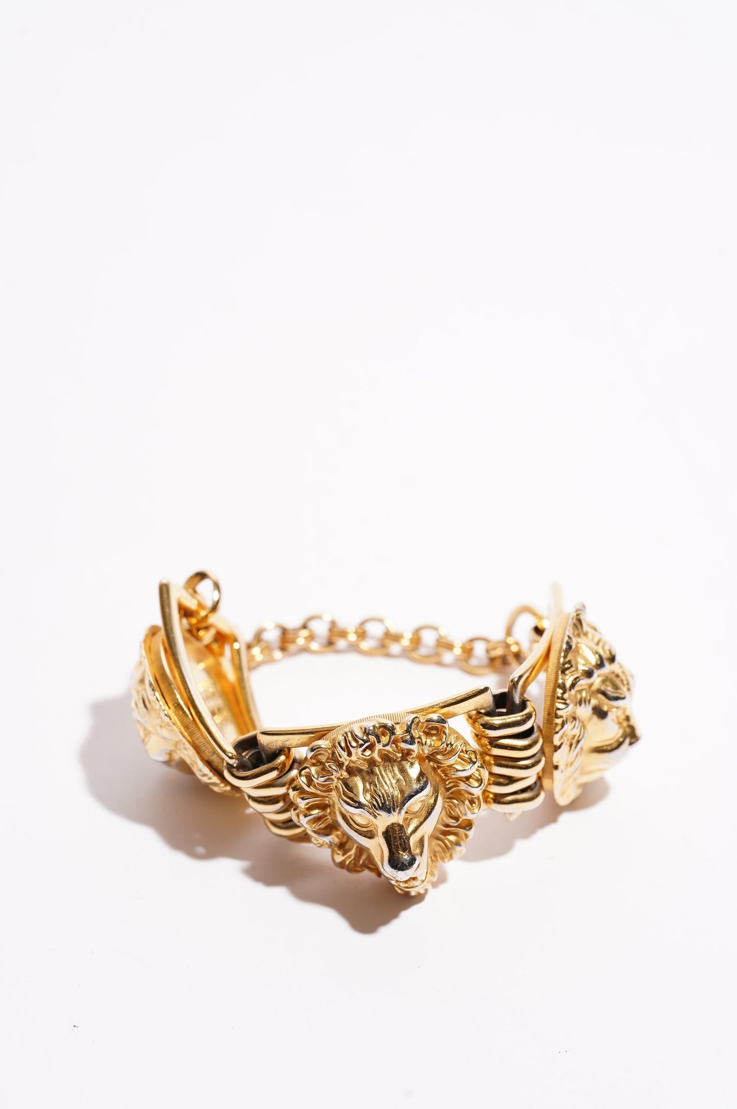 Gucci Lion Head Bracelet Gold