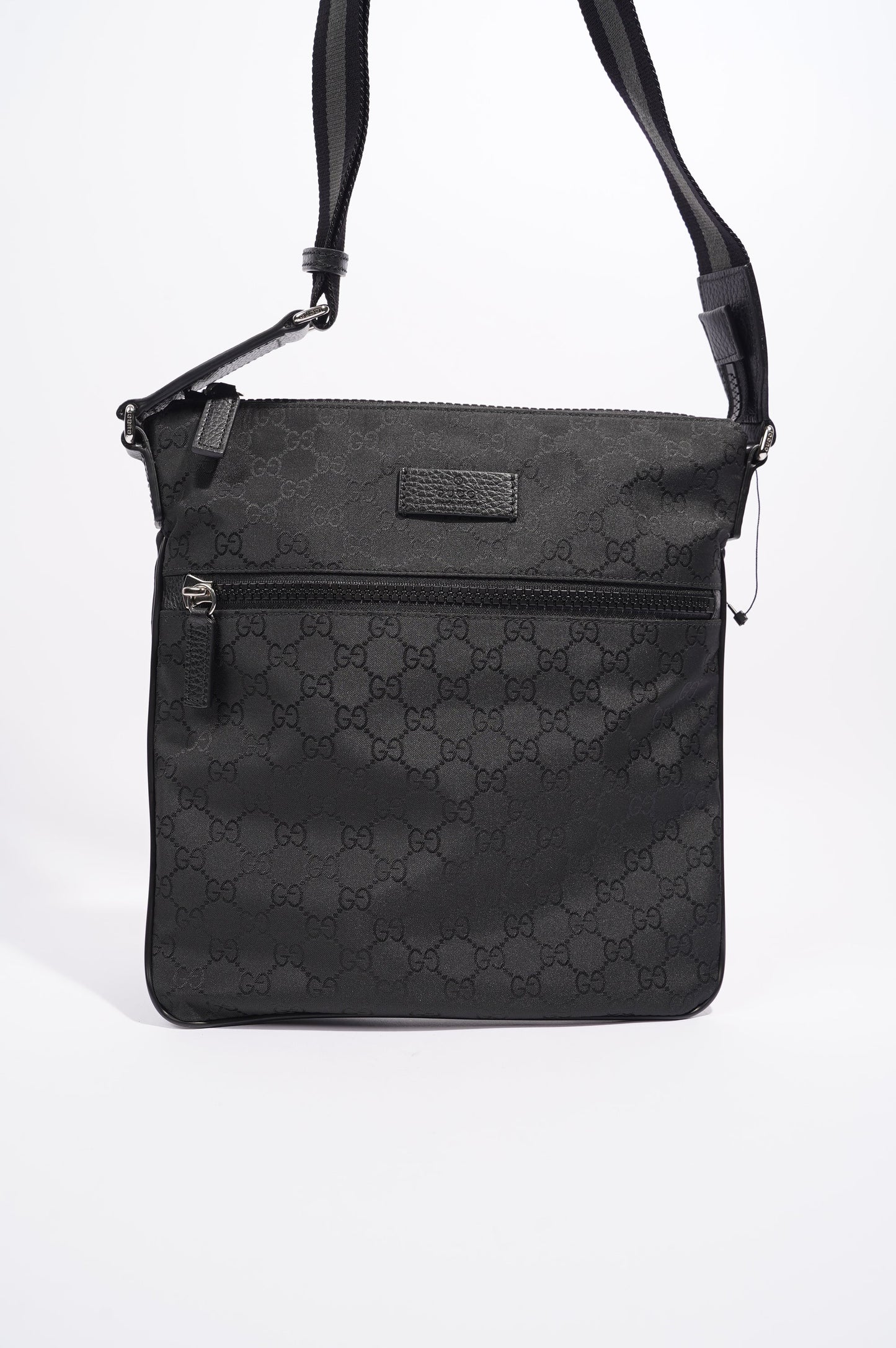 Gucci Mens Front Zip Flat Messenger Bag Black Nylon