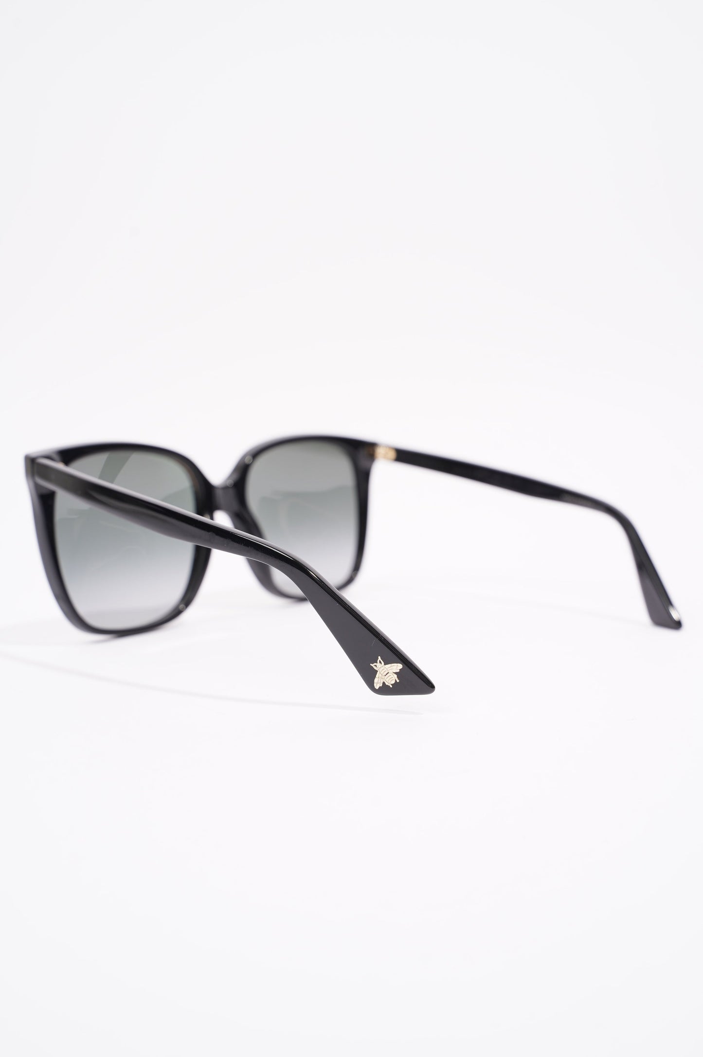 Gucci Womens Oversized Sunglasses Black Acetate 140