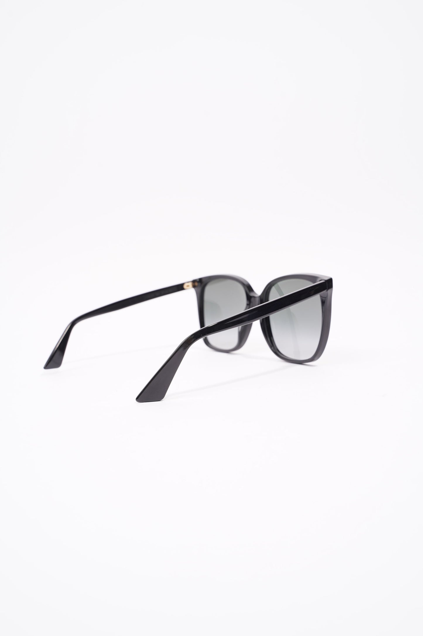 Gucci Womens Oversized Sunglasses Black Acetate 140