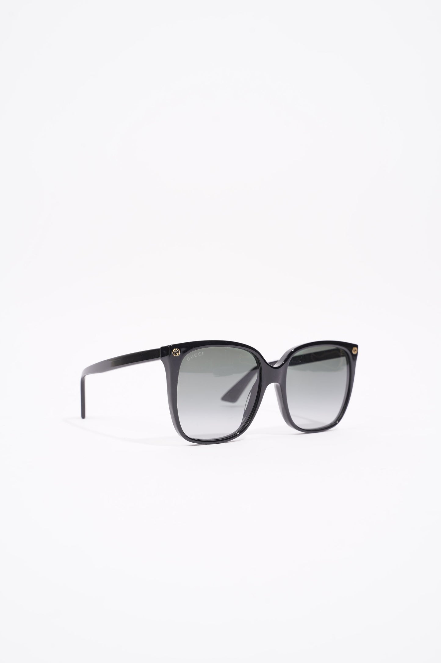 Gucci Womens Oversized Sunglasses Black Acetate 140