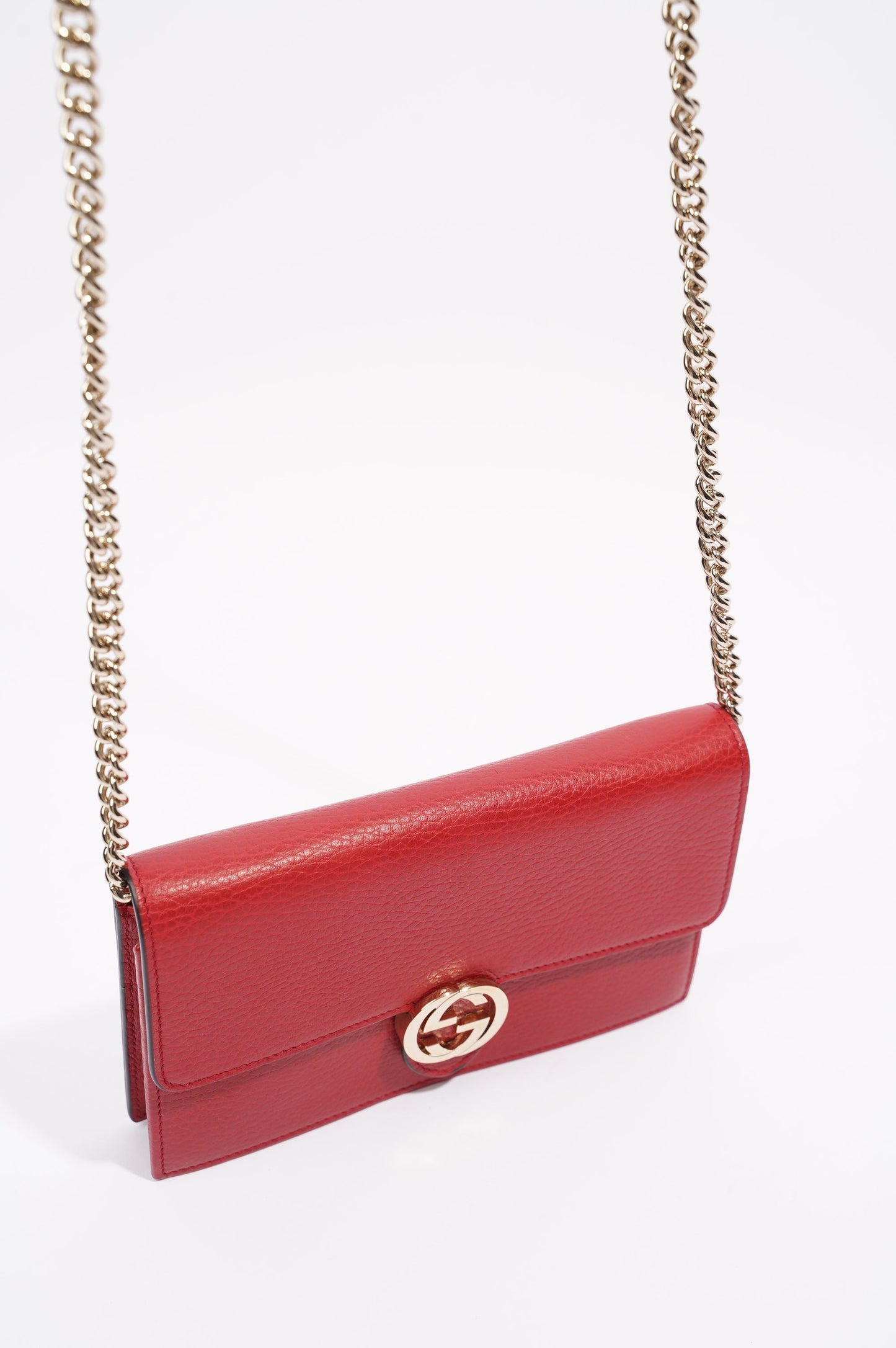 Gucci Womens Interlocking GG Chain Wallet Red