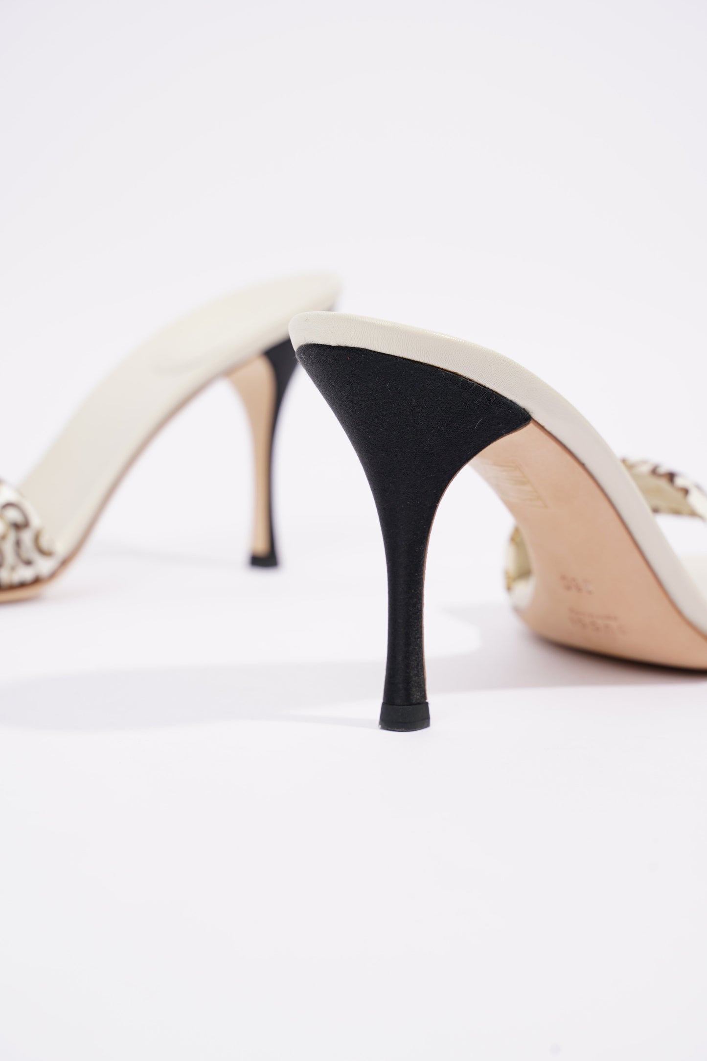 Gucci Womens Christelle Fabric Mule White EU 38 / UK 5