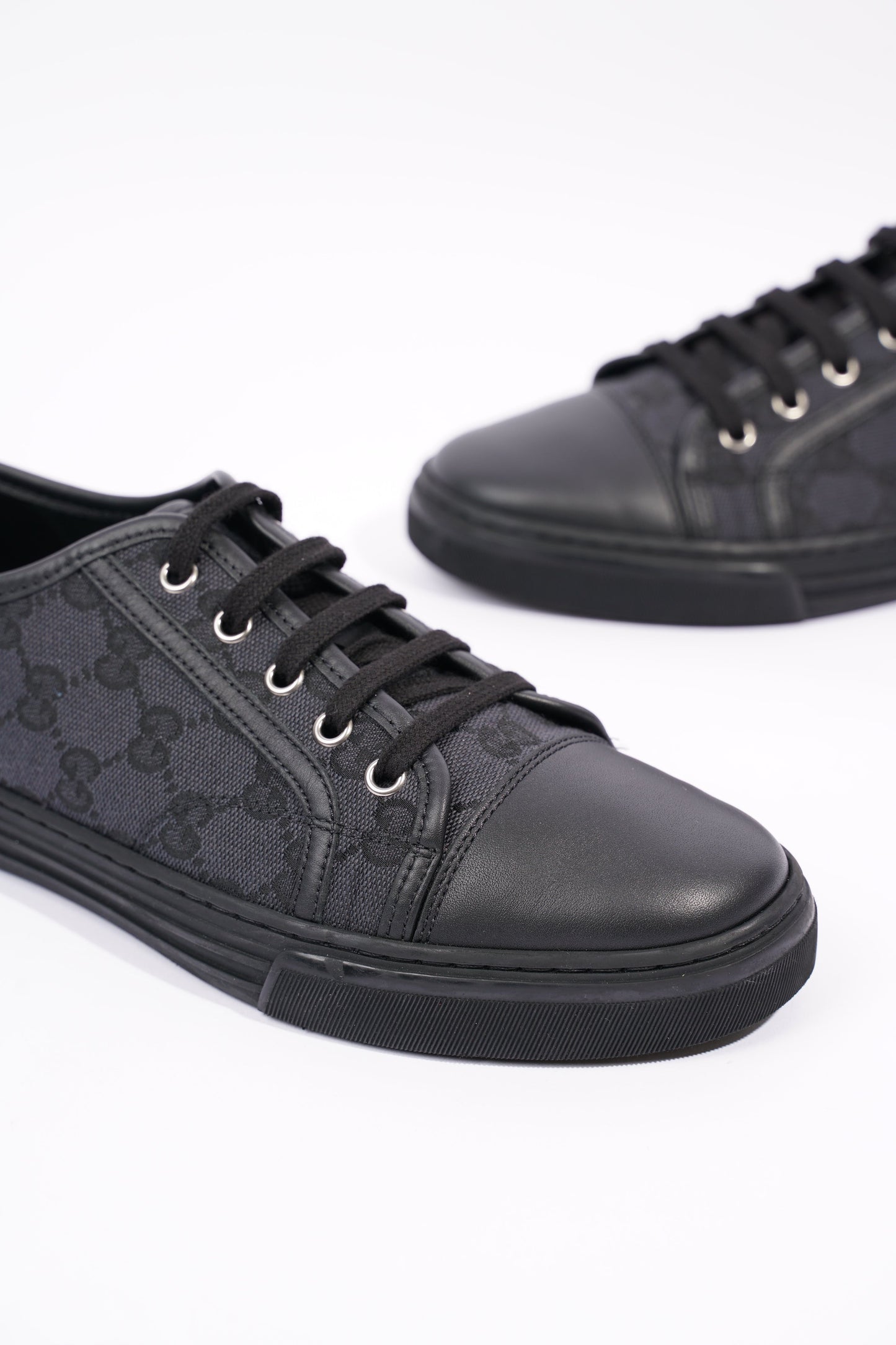 Gucci Mens GG Canvas Low Top Sneaker Black EU 40 / UK 6