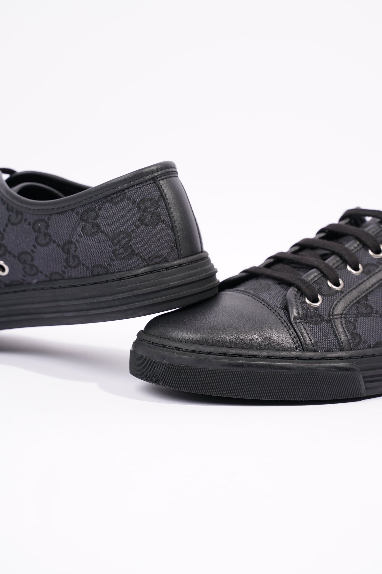 Gucci Mens GG Canvas Low Top Sneaker Black EU 40 / UK 6