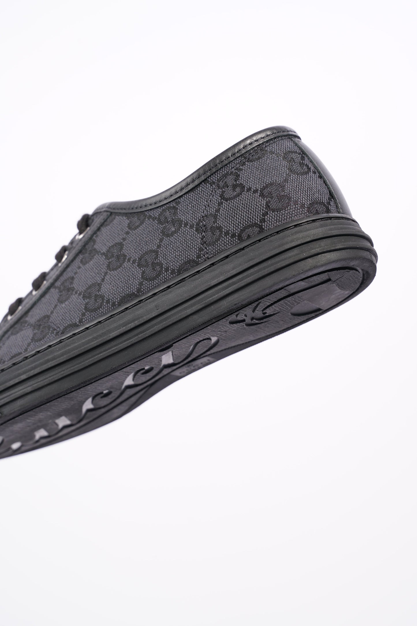 Gucci Mens GG Canvas Low Top Sneaker Black EU 40 / UK 6