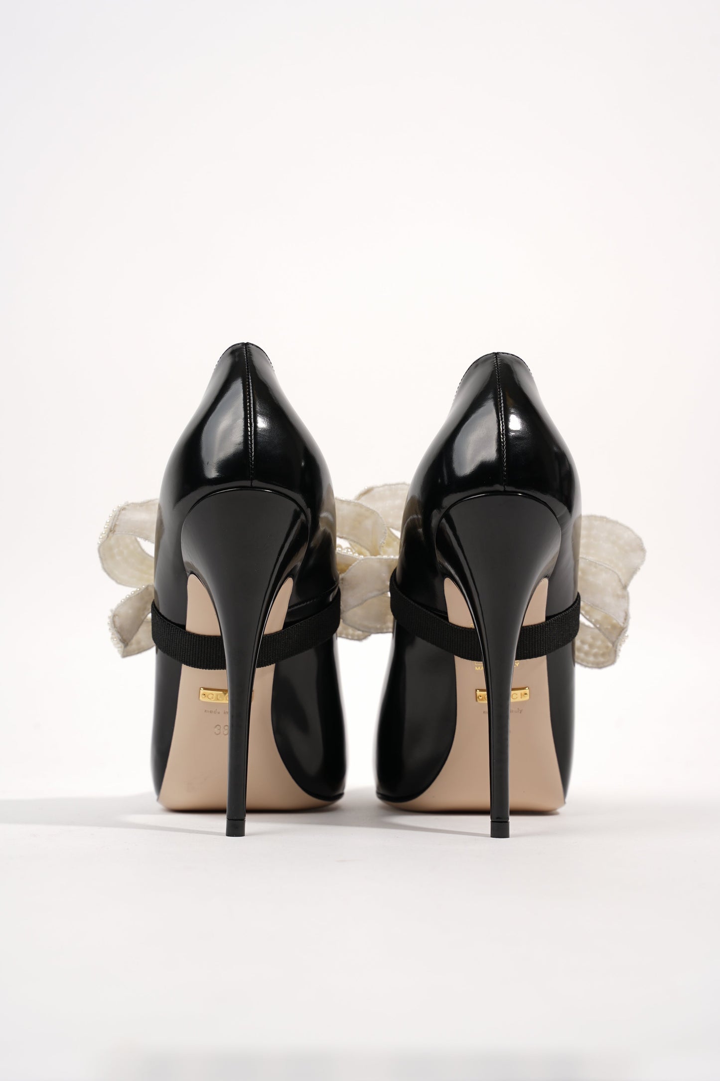 Gucci Womens Simple Pump With Pearl Bow Patent Black EU 38 / UK 5