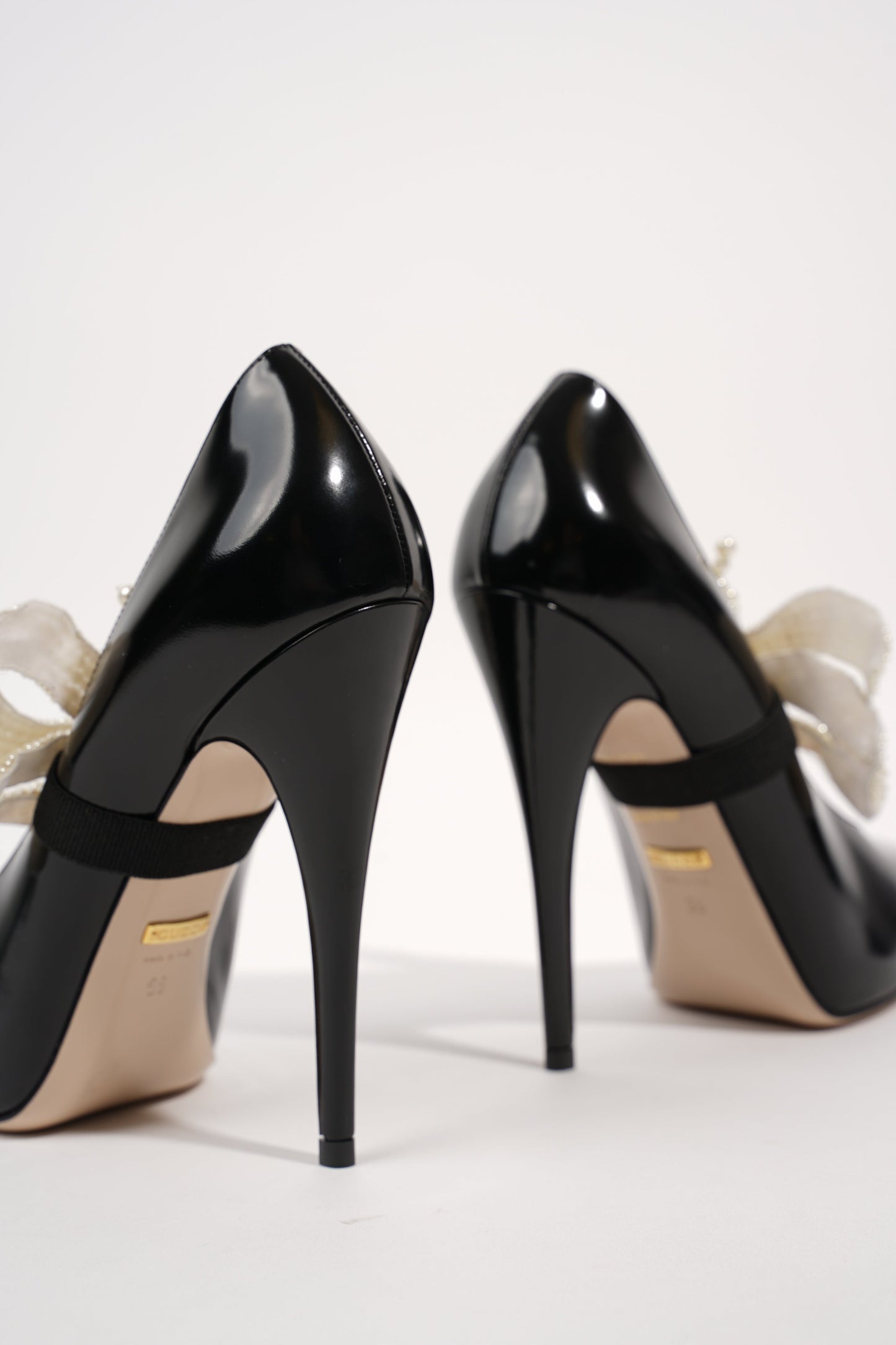 Gucci Womens Simple Pump With Pearl Bow Patent Black EU 38 / UK 5