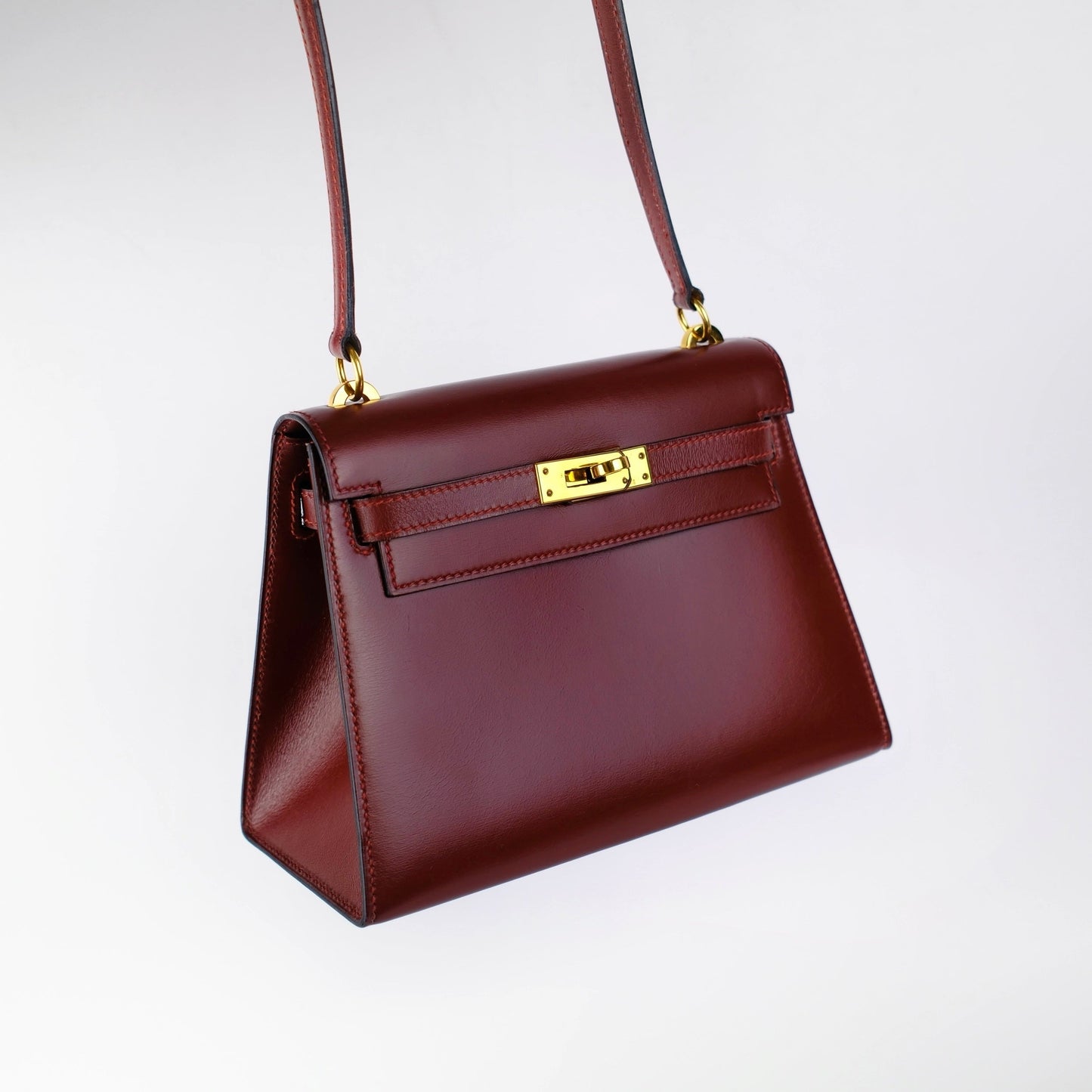 Hermes Vintage Kelly 20 Rouge R Circle Stamp