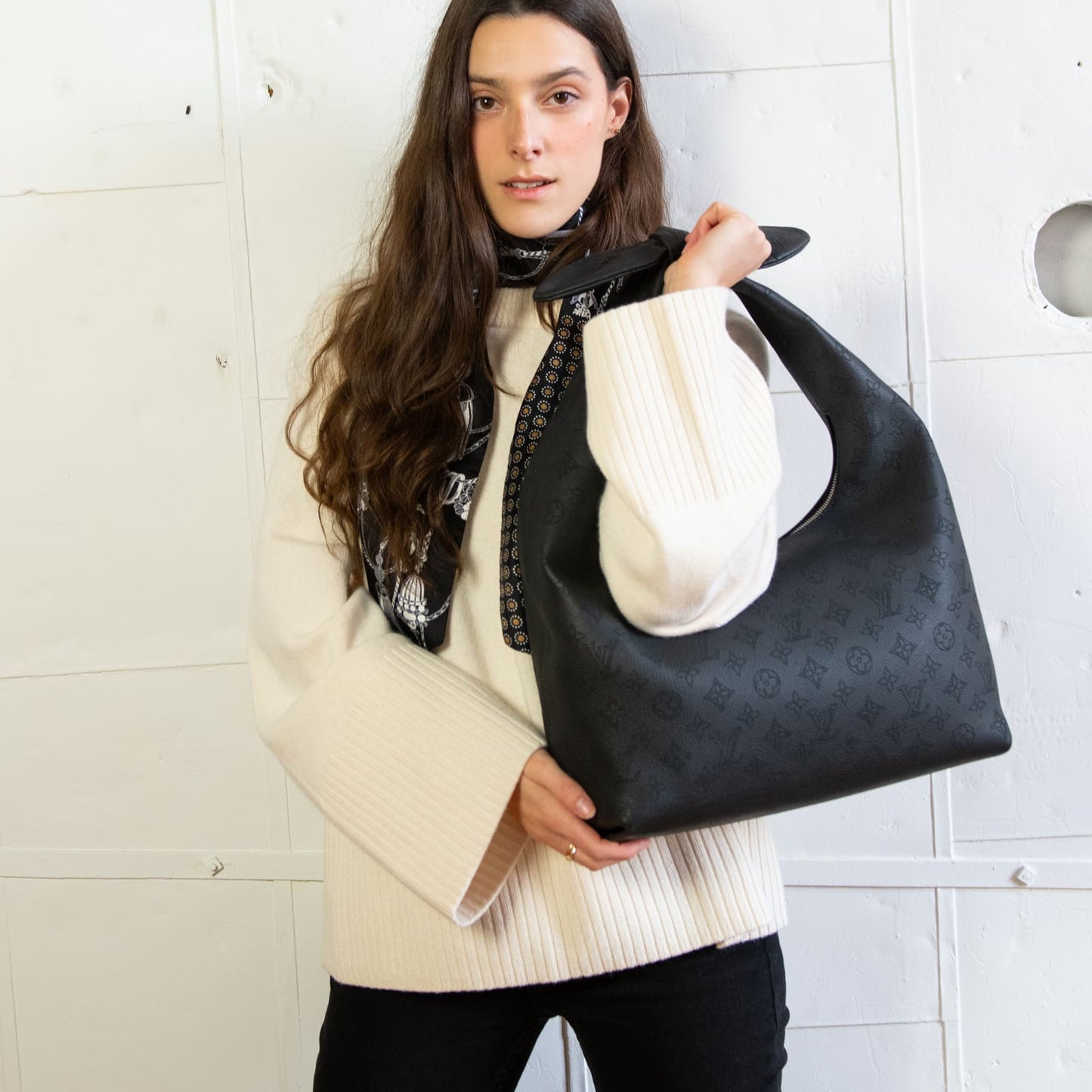 Louis Vuitton Black Monogram Mahina Why Knot MM