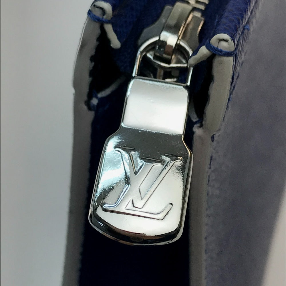 LOUIS VUITTON business bag M30399 Taiga Leather blue Taiga Pochette Voyage MM mens Used
