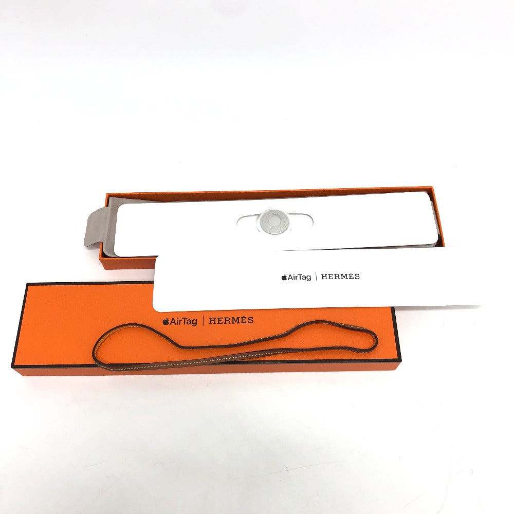 HERMES charm leather Brown Serie Apple AirTag air tag apple unisex(Unisex) Used