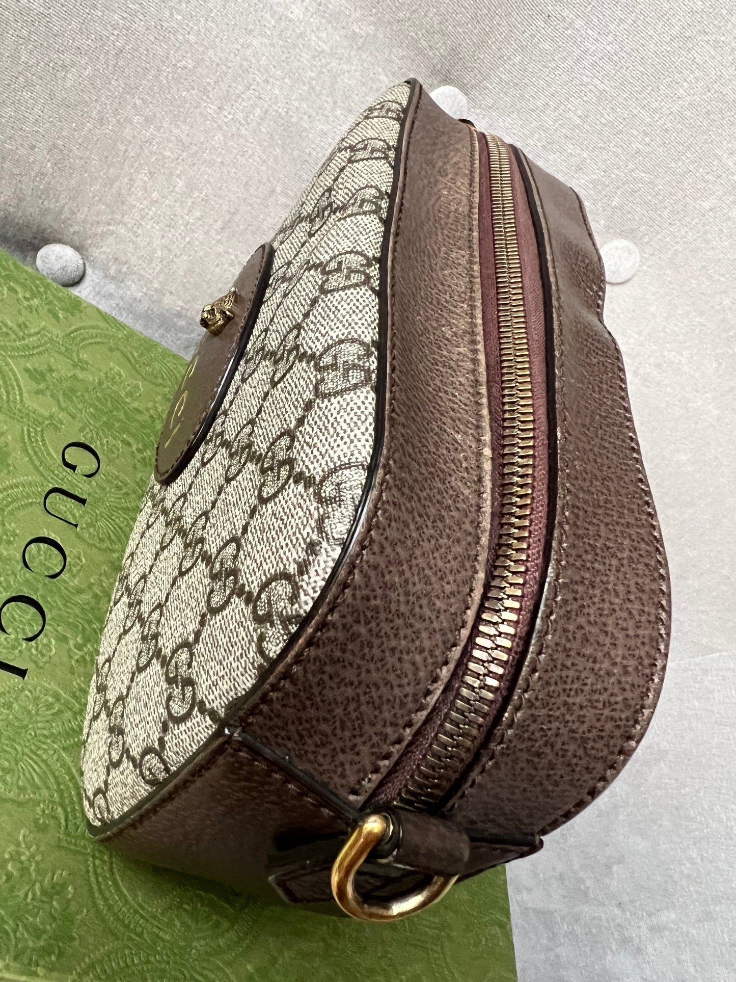 Gucci Neo Vintage GG Supreme Messenger Bag (RRP £1060)