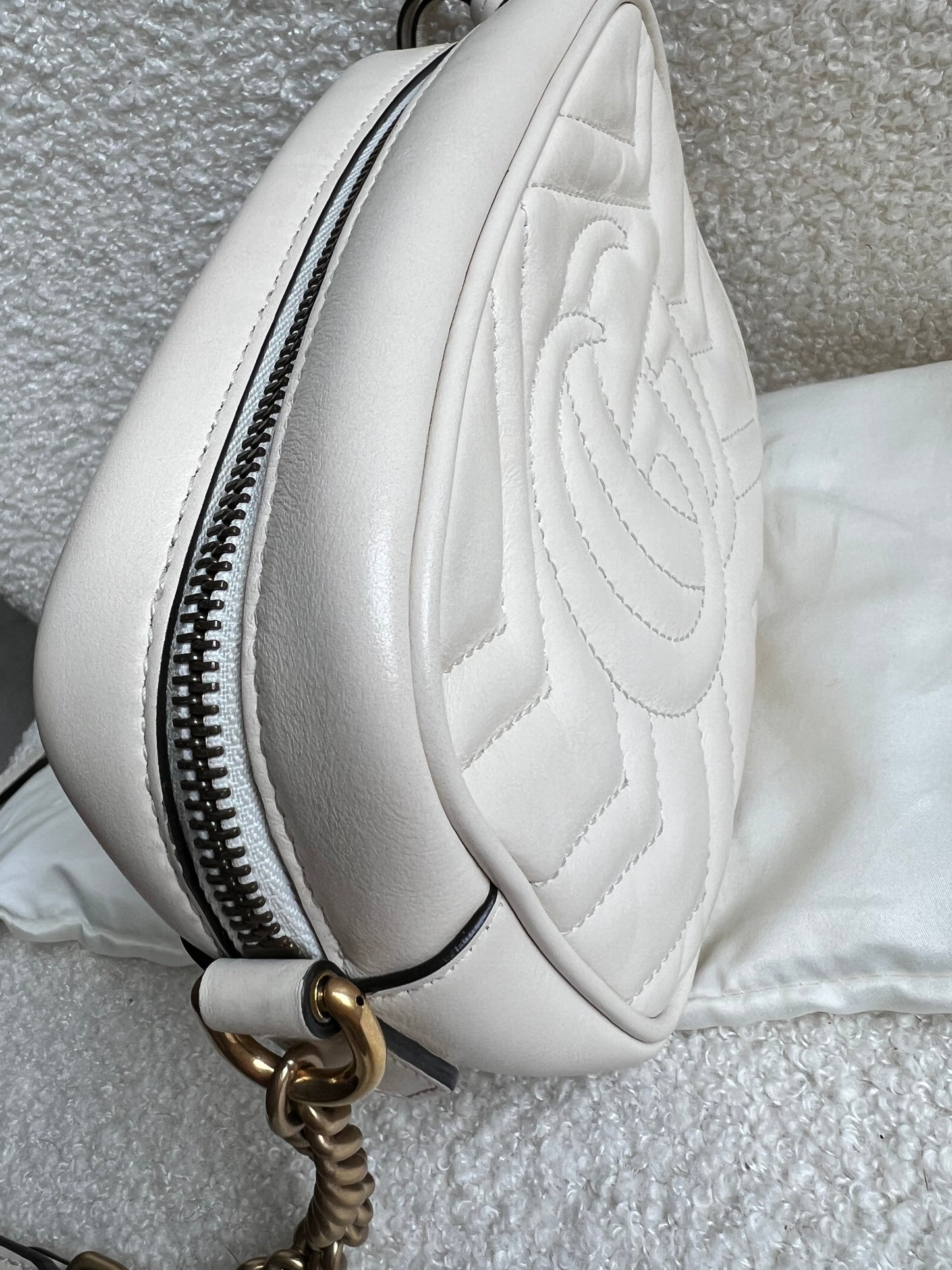 Gucci GG White Marmont Mini Shoulder Bag (RRP £1,160)