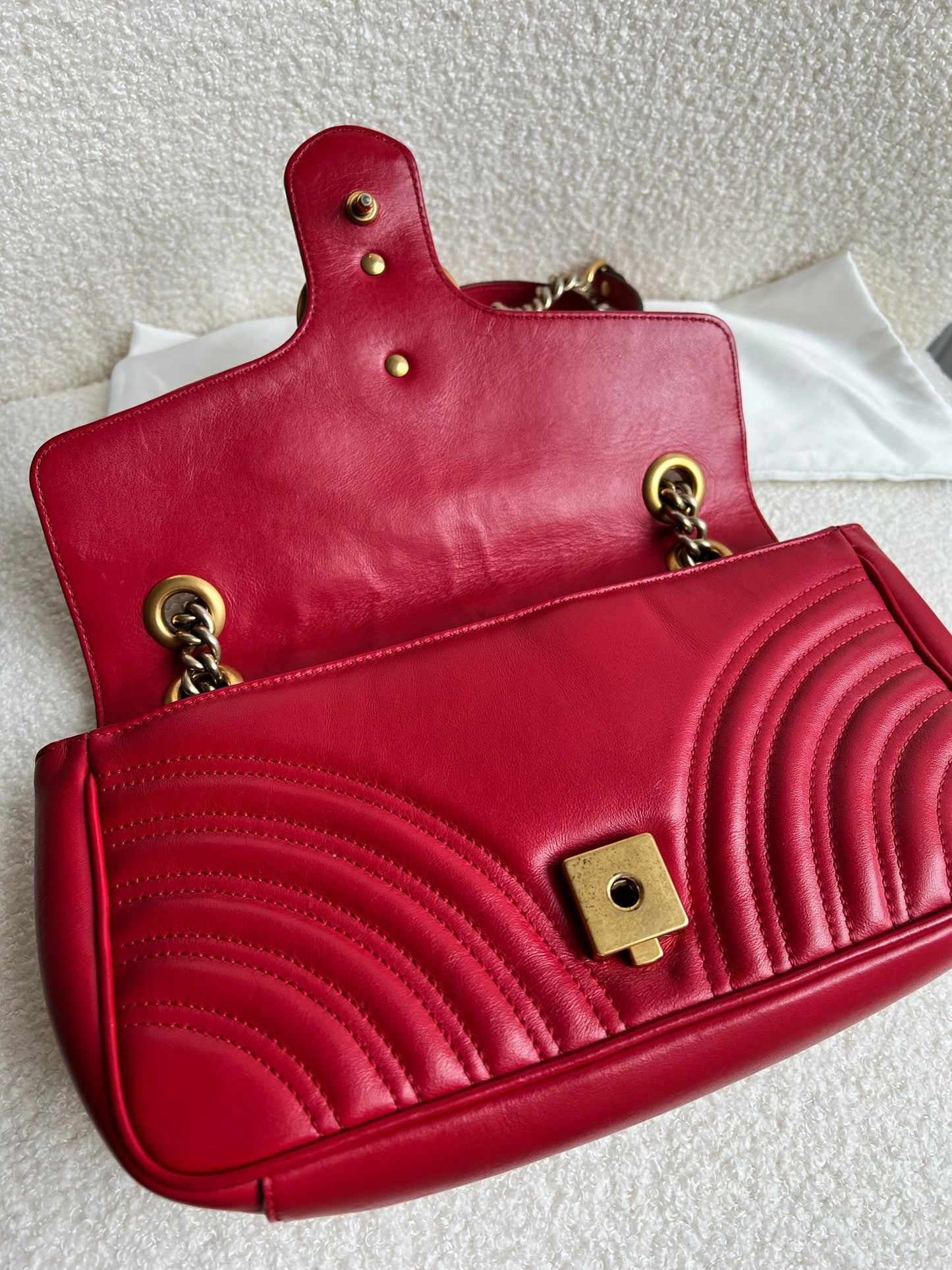 Gucci GG Hibiscus Red Marmont Small Shoulder Bag (RRP £2,070)
