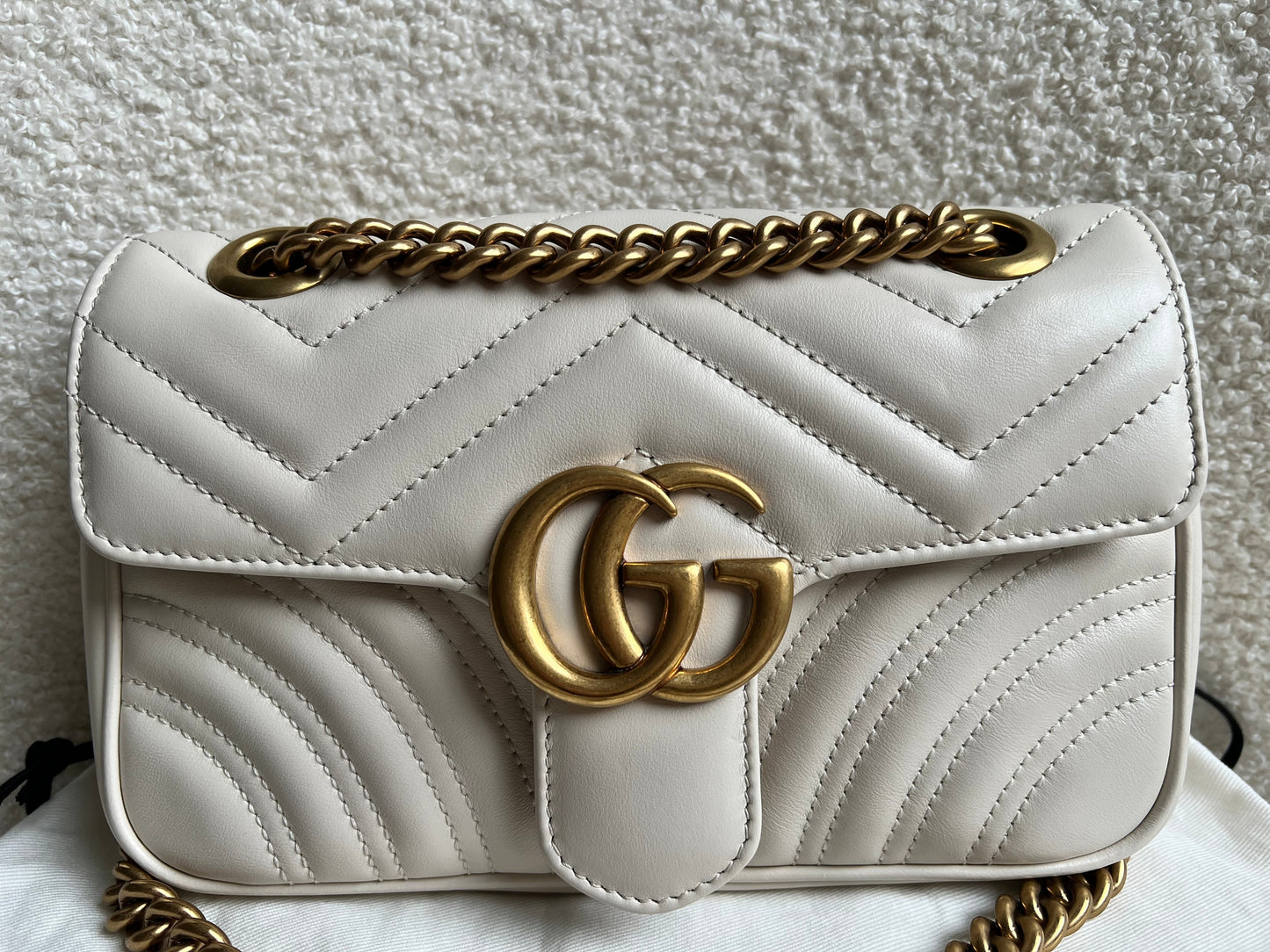 Gucci GG White Marmont Mini Shoulder Bag (RRP £1,890)