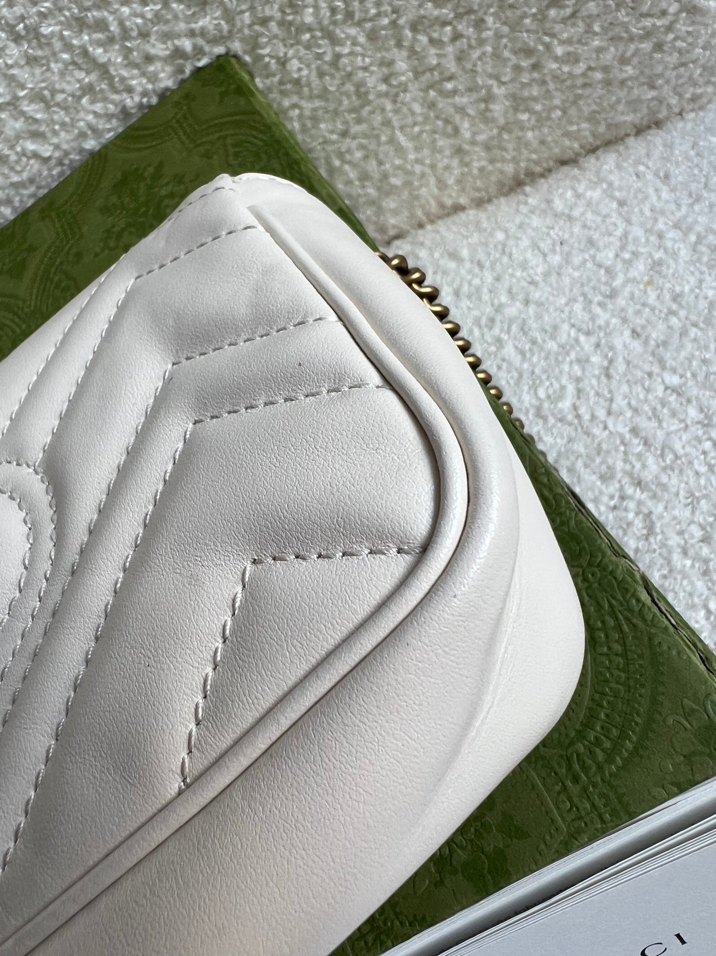 Gucci GG White Marmont Super Mini Shoulder Bag (RRP £985)