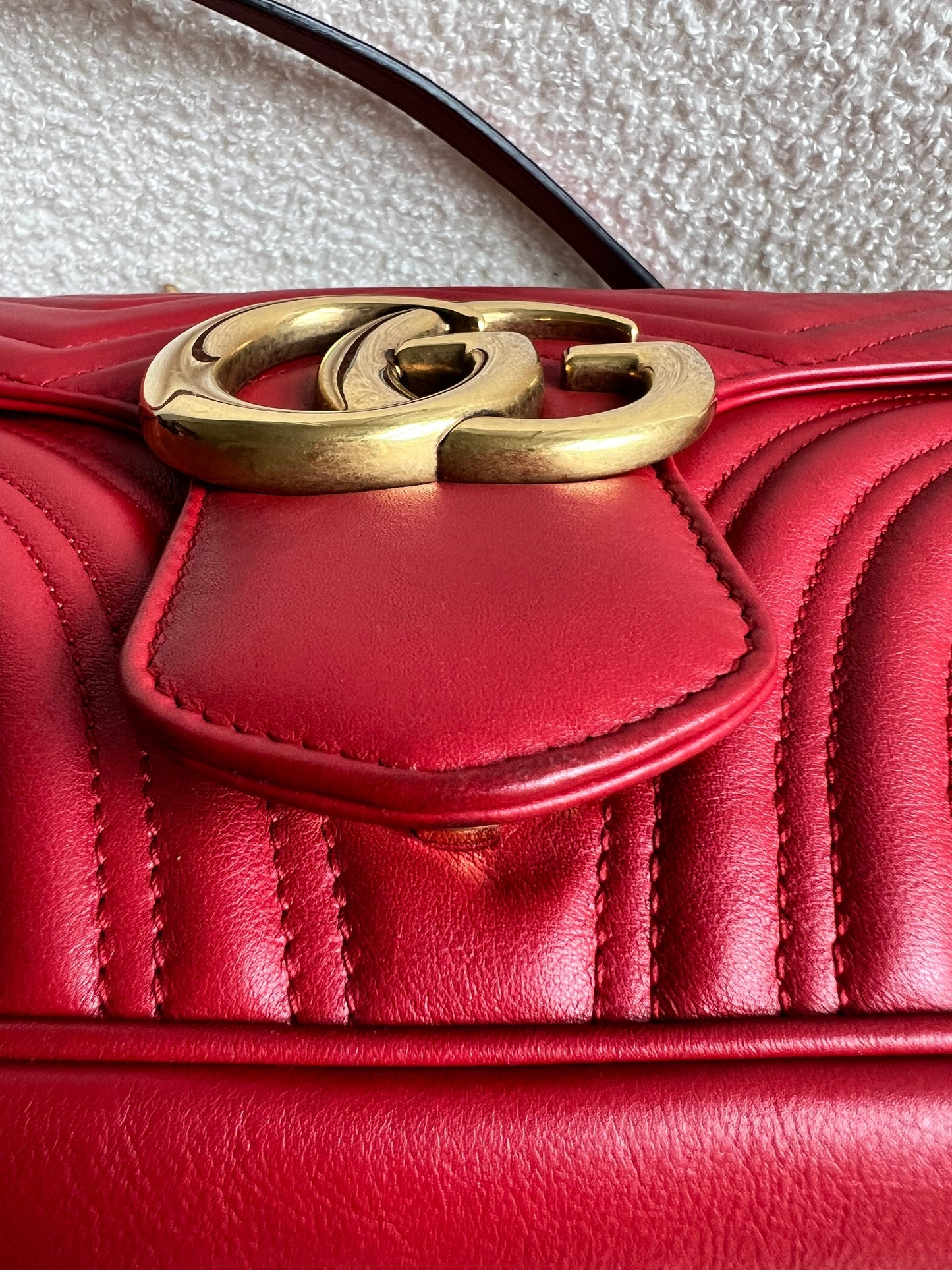 Gucci GG Hibiscus Red Marmont Medium Shoulder Bag (RRP £2,340)