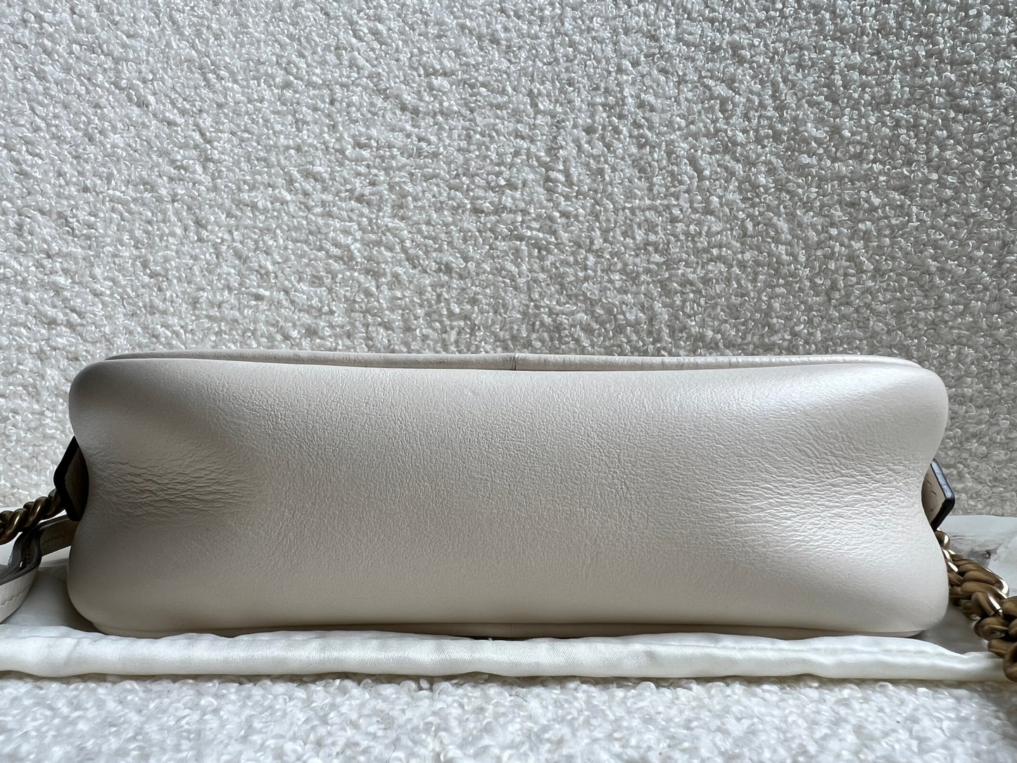 Gucci GG White Marmont Mini Shoulder Bag (RRP £1,160)
