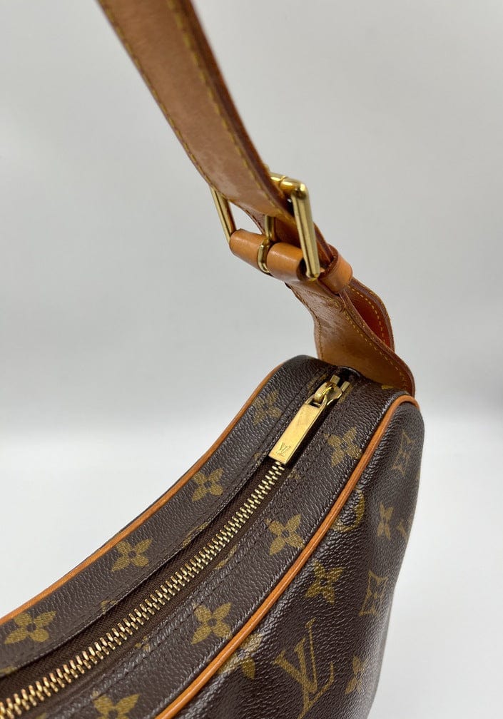 Louis Vuitton Croissant MM