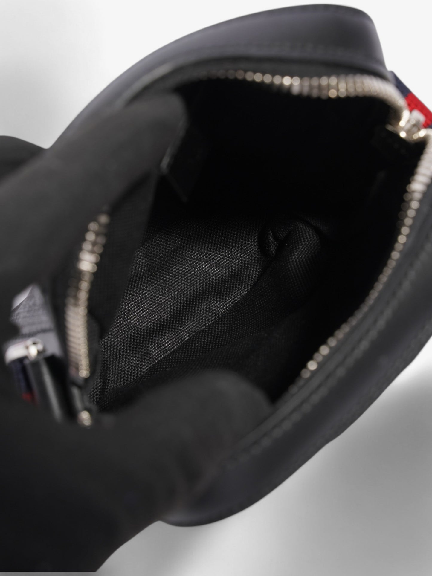 Gucci GG Messenger GG Supreme / Black Canvas