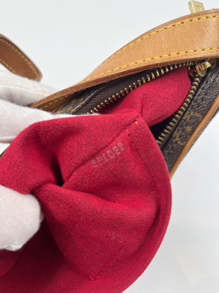 Louis Vuitton Croissant PM