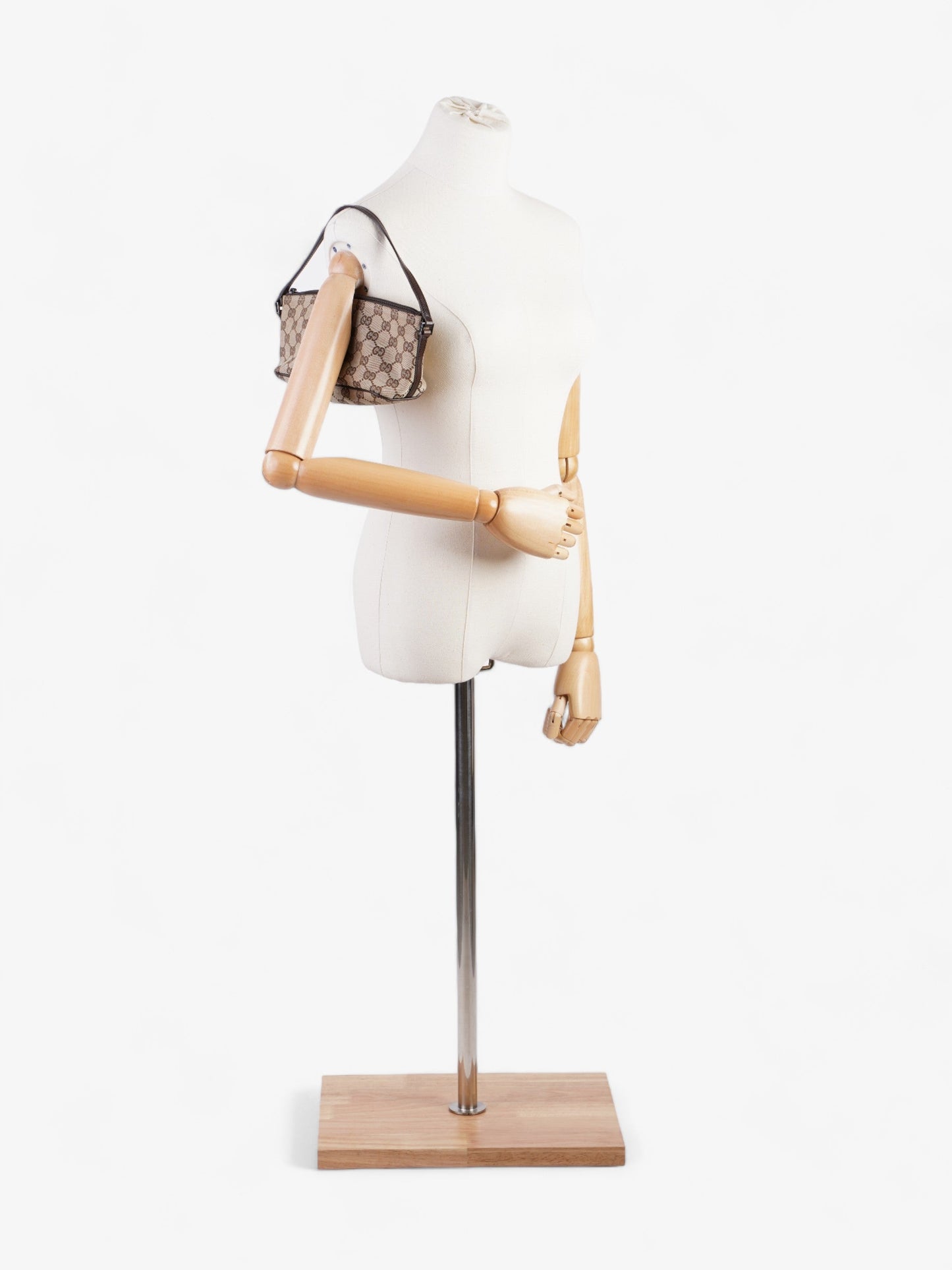 Gucci Boat Pochette Beige And Ebony GG Supreme Canvas