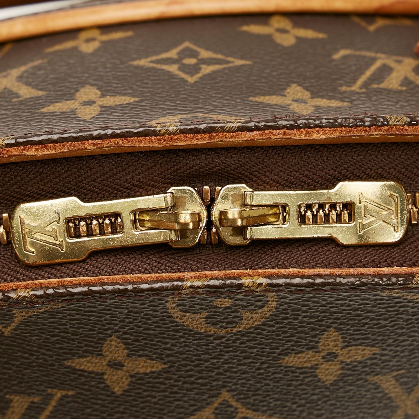 Louis Vuitton Ellipse MM Monogram Canvas