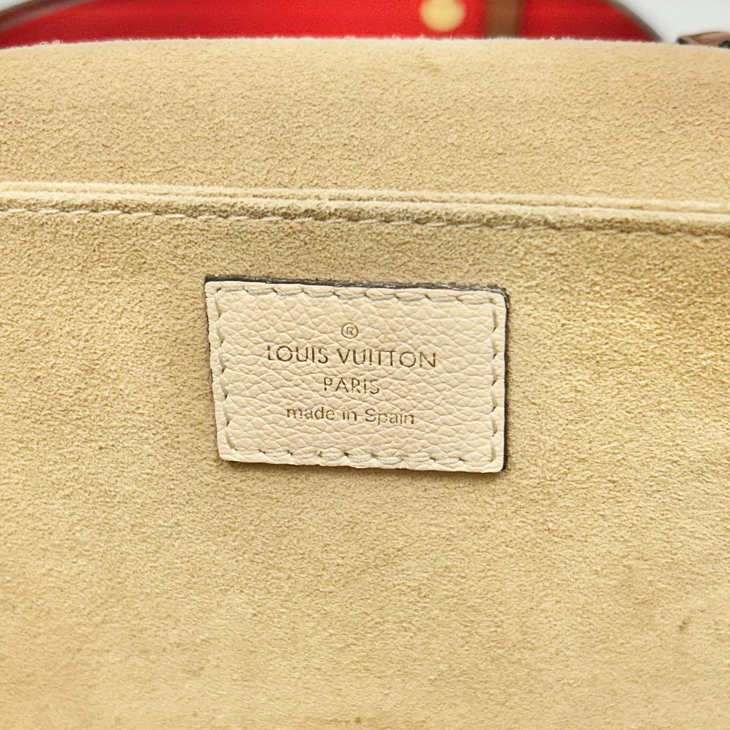 Crossbody Luxury Designer By Louis Vuitton, Size: Medium