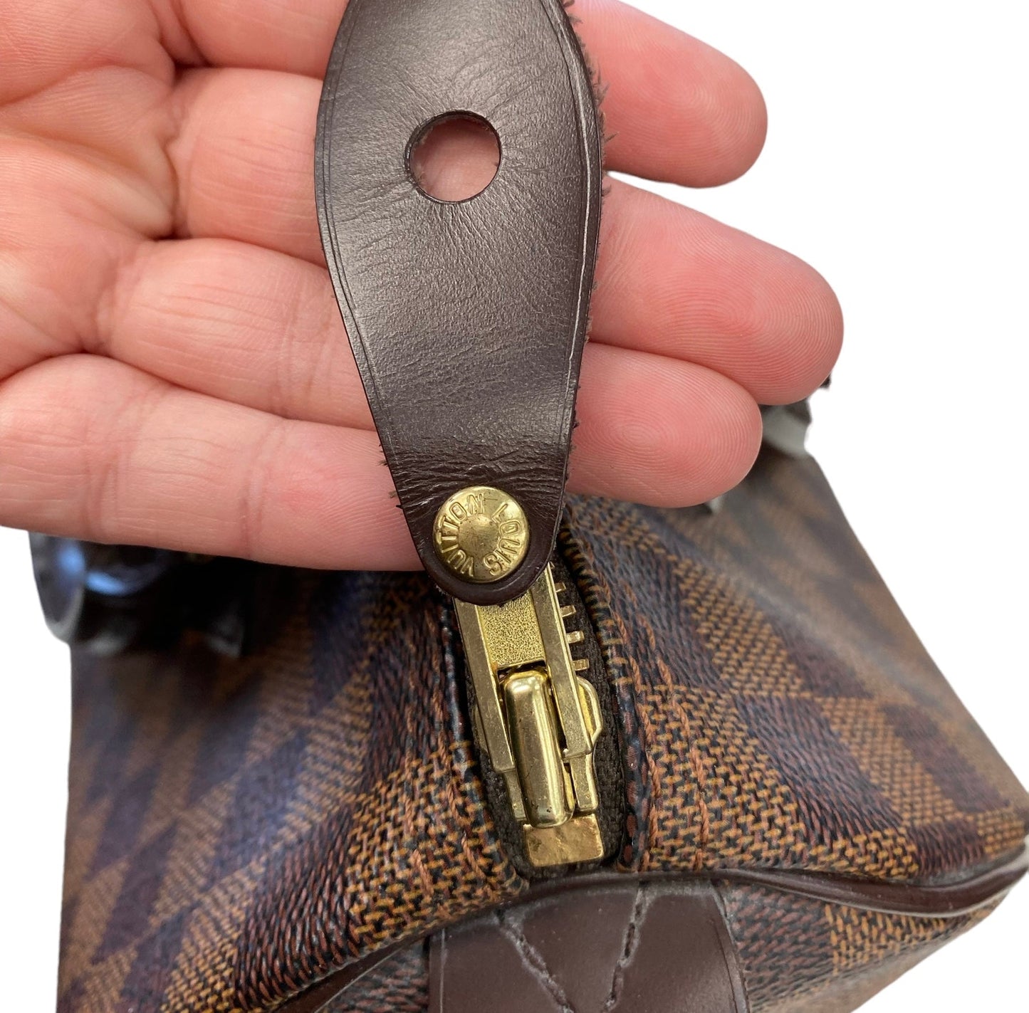 Handbag Luxury Designer By Louis Vuitton  Size: Medium