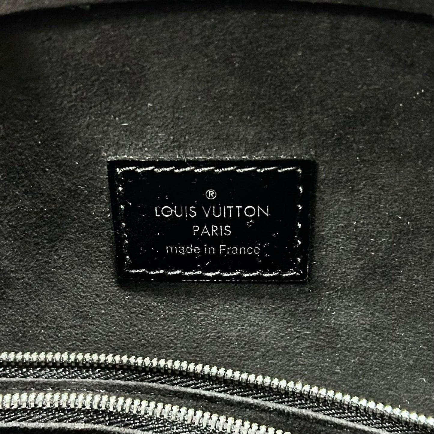 HandBag Luxury Designer By Louis Vuitton, Size: Large