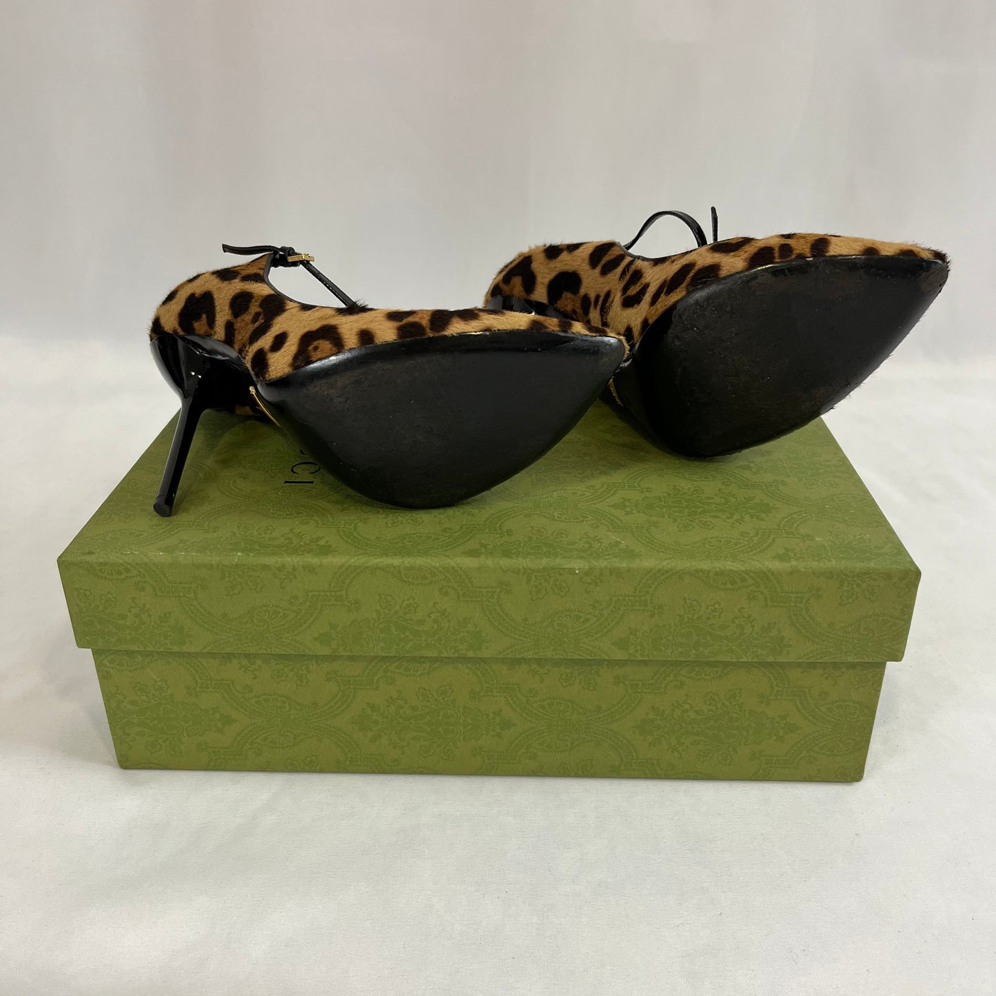 Gucci - Escarpins en poulain léopard