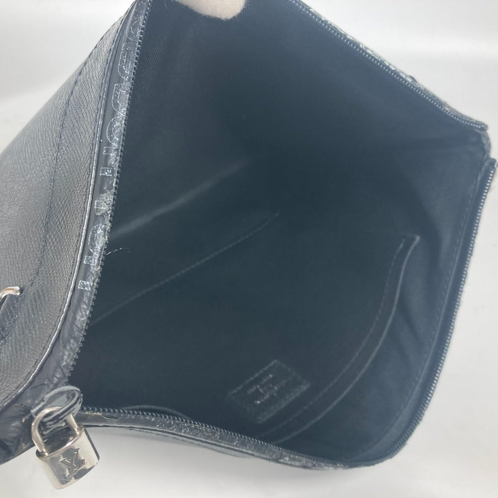 LOUIS VUITTON Clutch bag M30086 Taiga Leather black Taiga Pochette Apollo